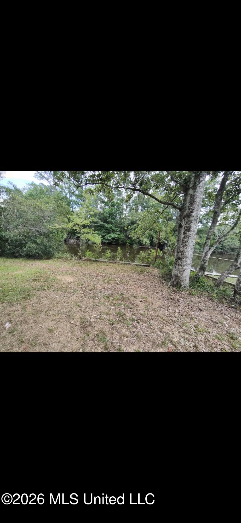 947 W Lakeshore Drive Property Photo 1
