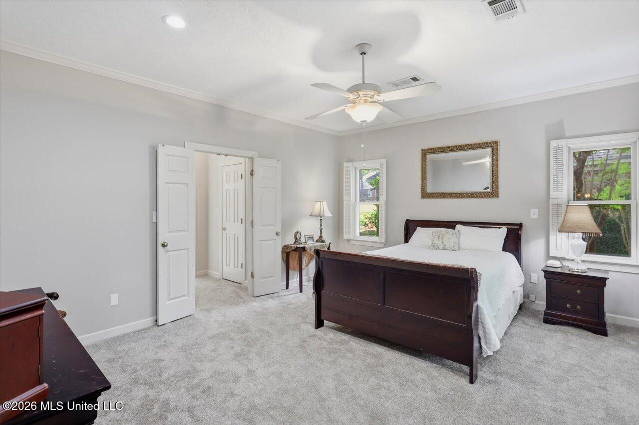 217 Oak Hollow Drive Property Photo 16