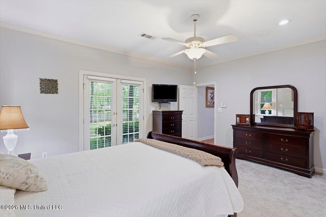 217 Oak Hollow Drive Property Photo 17