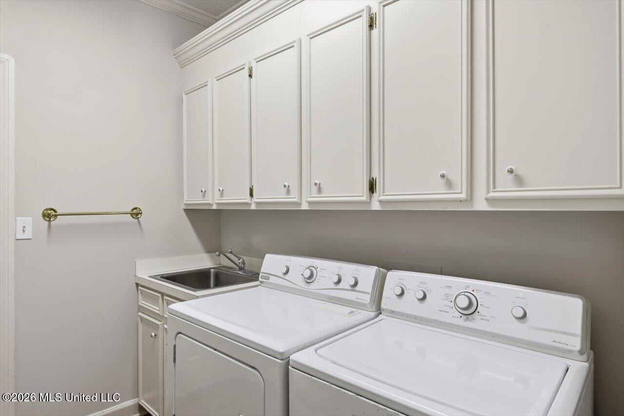 217 Oak Hollow Drive Property Photo 24