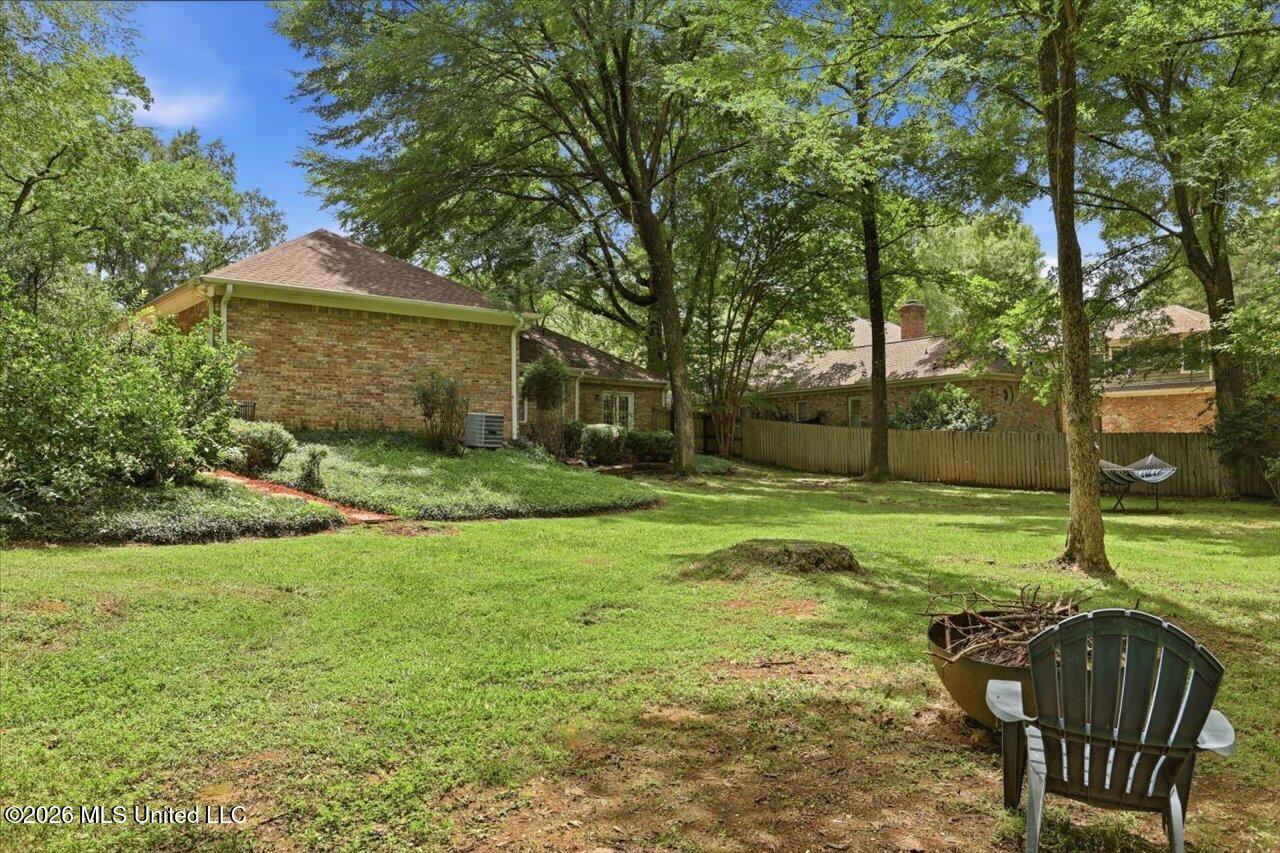 217 Oak Hollow Drive Property Photo 28