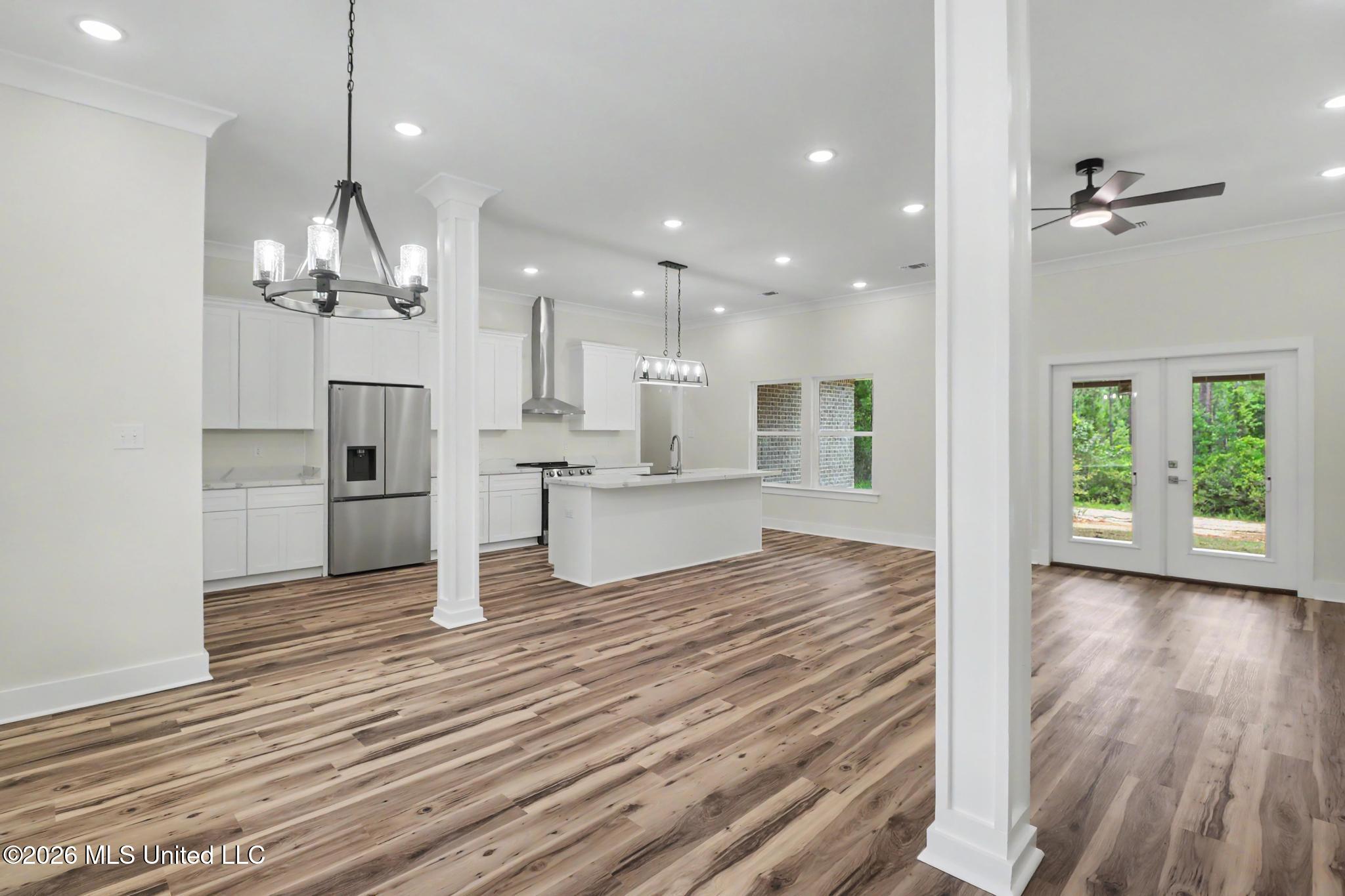 14955 Longwood Lane Property Photo 3