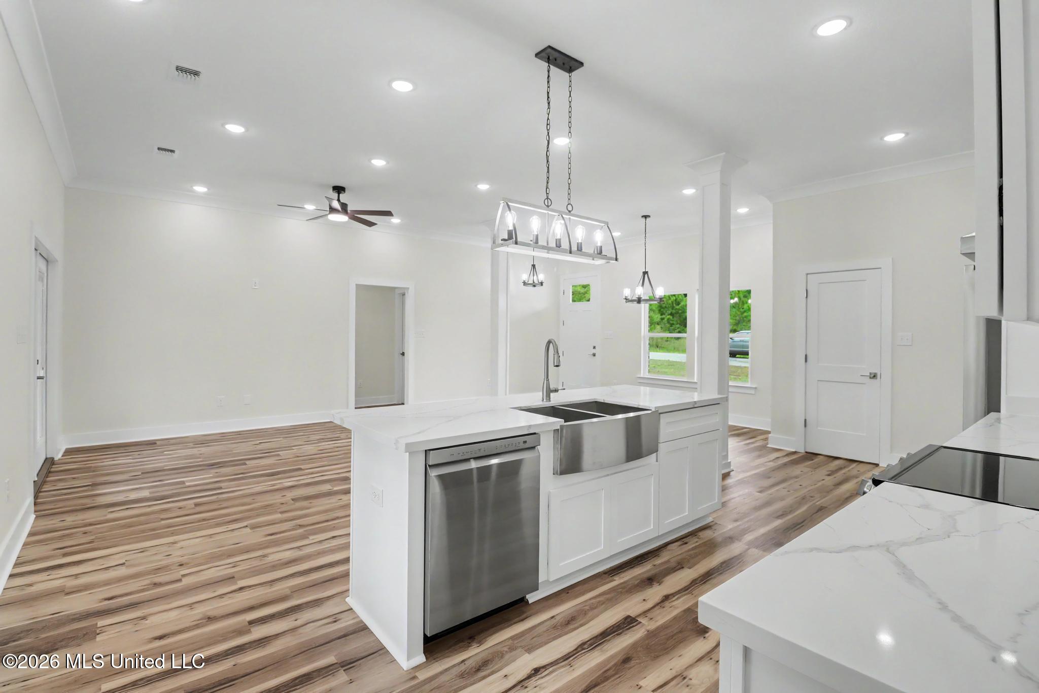 14955 Longwood Lane Property Photo 8