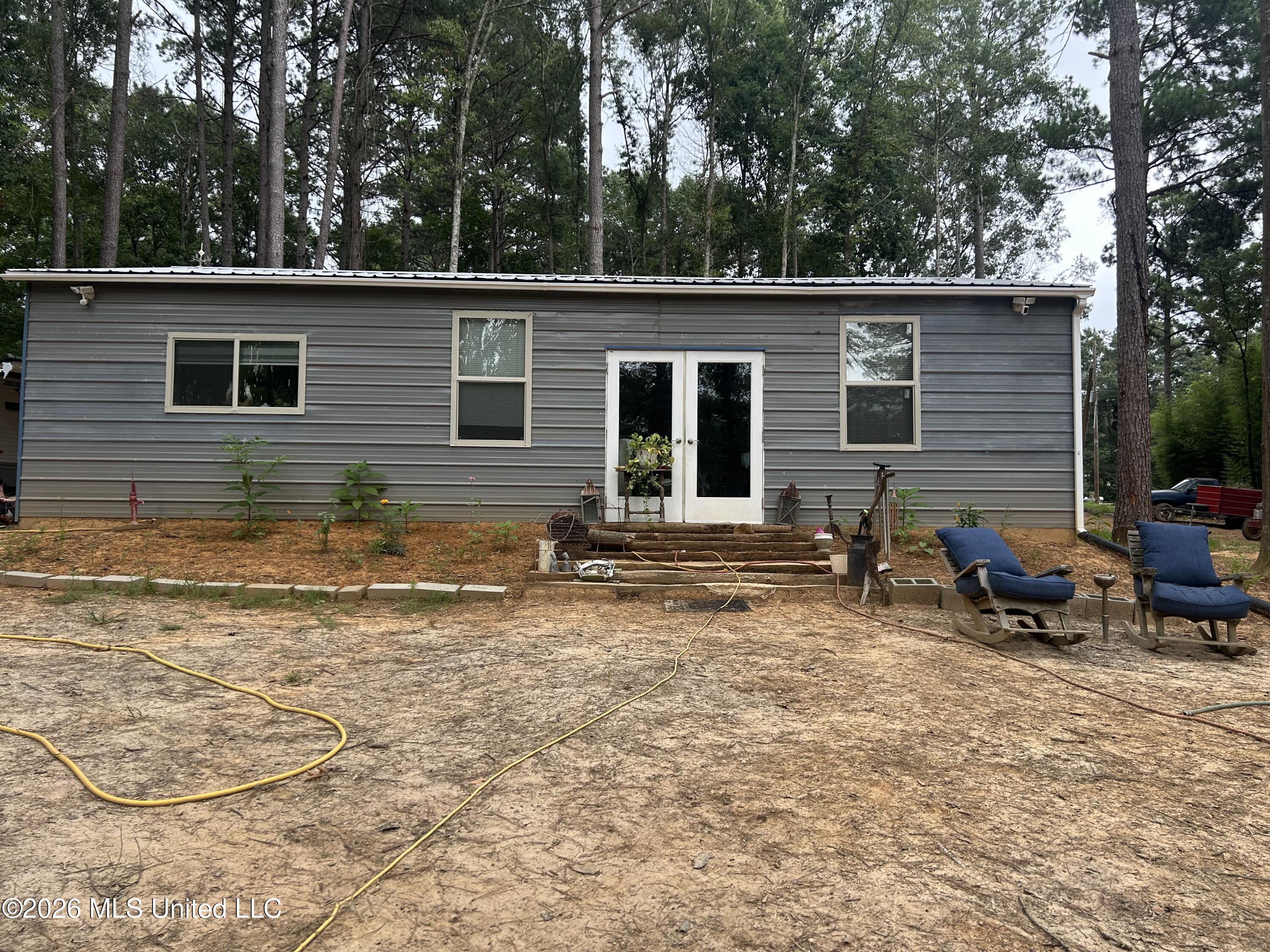 211 Clark Cemetery Road Property Photo 1