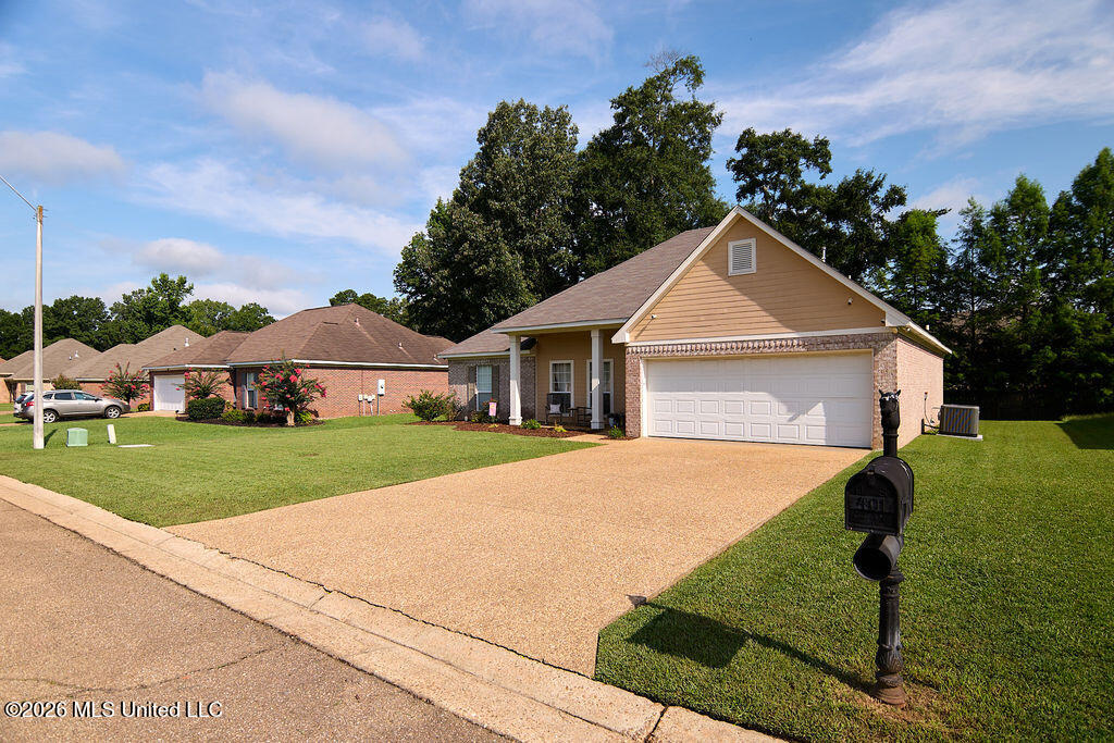 401 Old Town Circle Property Photo 2