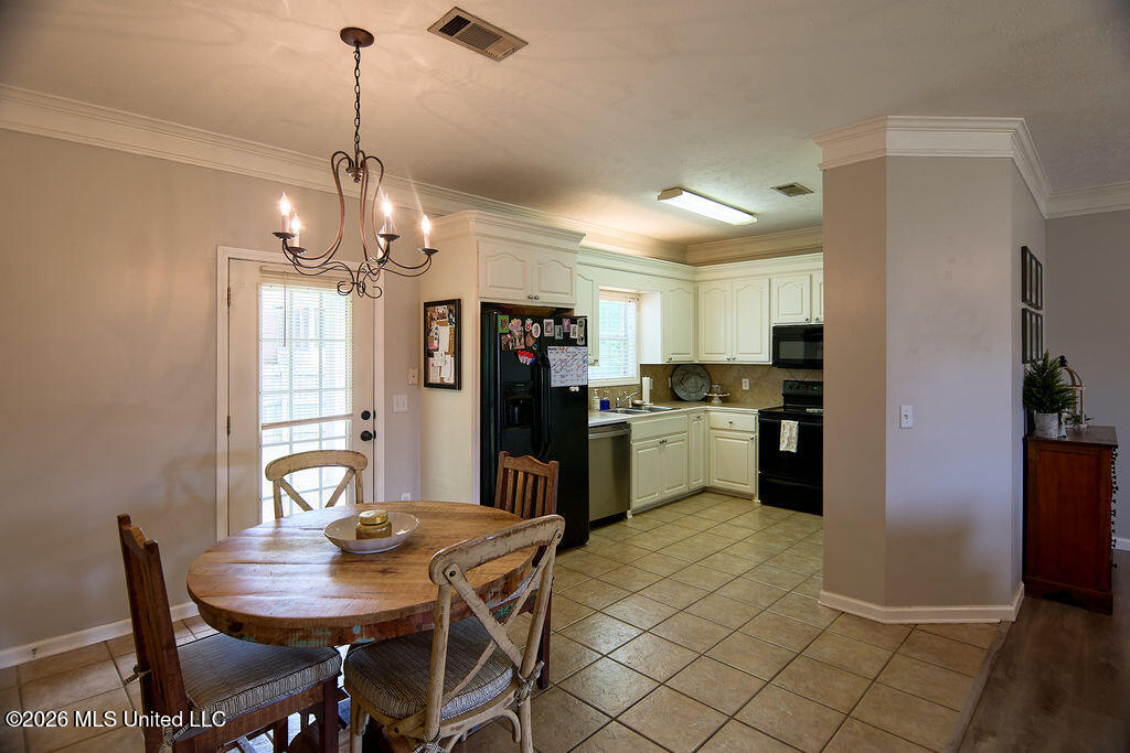 401 Old Town Circle Property Photo 12
