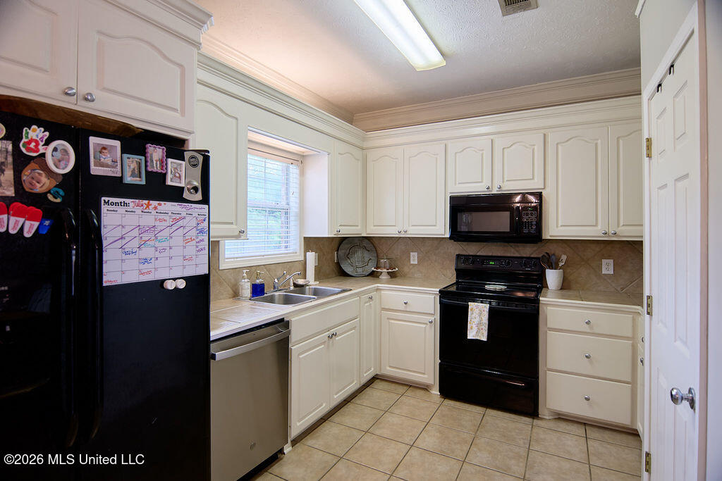 401 Old Town Circle Property Photo 13