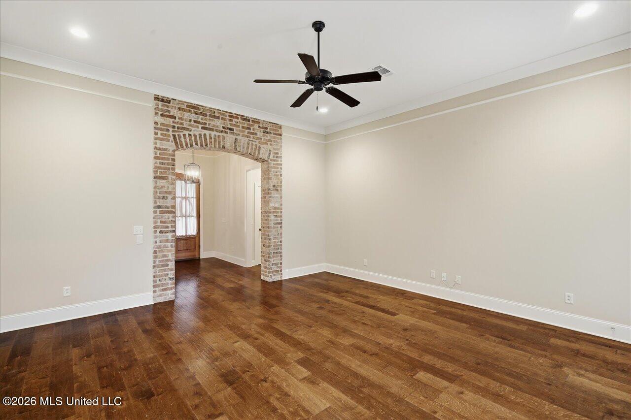 221 Hidden Hills Parkway Property Photo 11