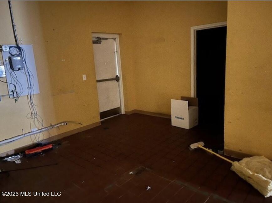 1217 S Frontage Road Property Photo 1