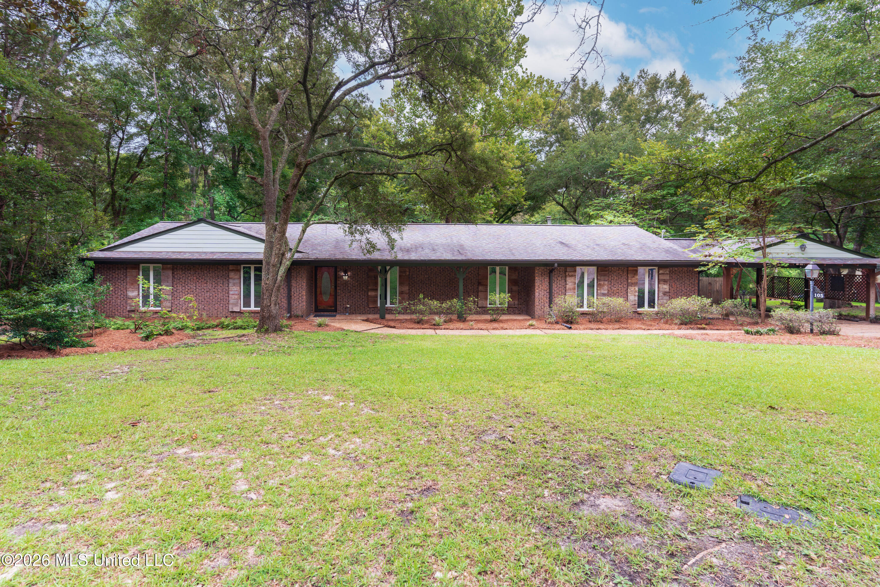 105 Mclendon Drive Property Photo 2