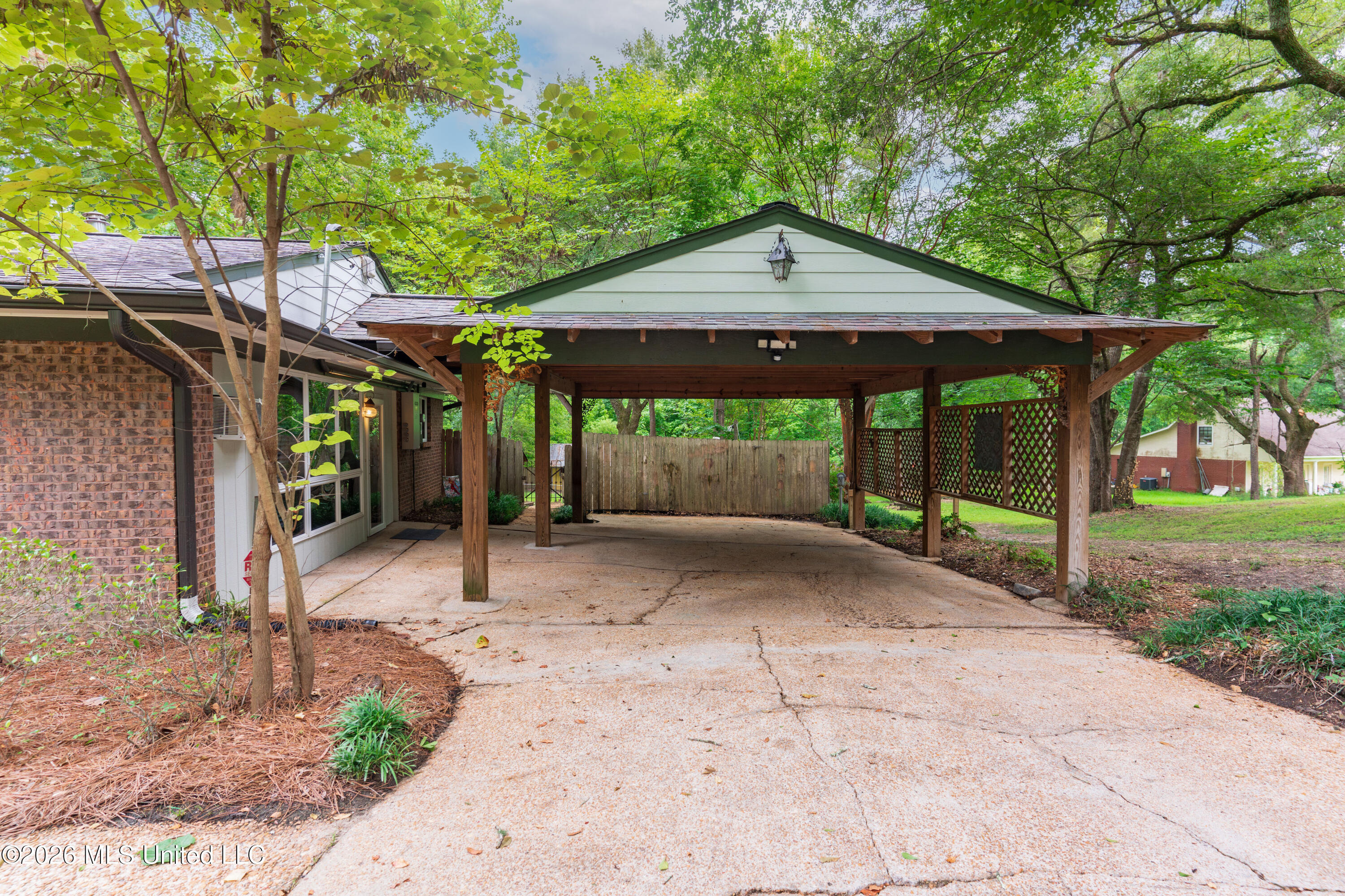105 Mclendon Drive Property Photo 6
