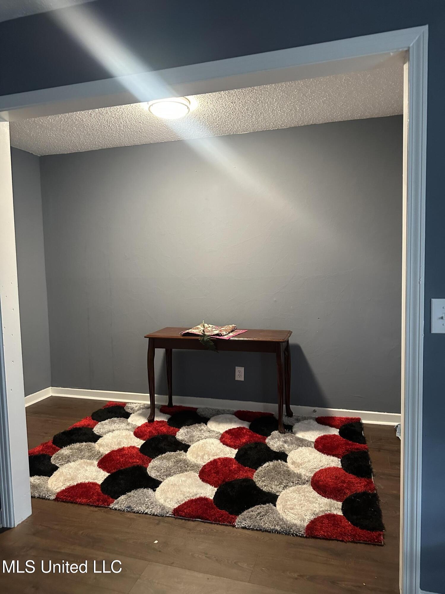 1156 Garden Park Drive Property Photo 3