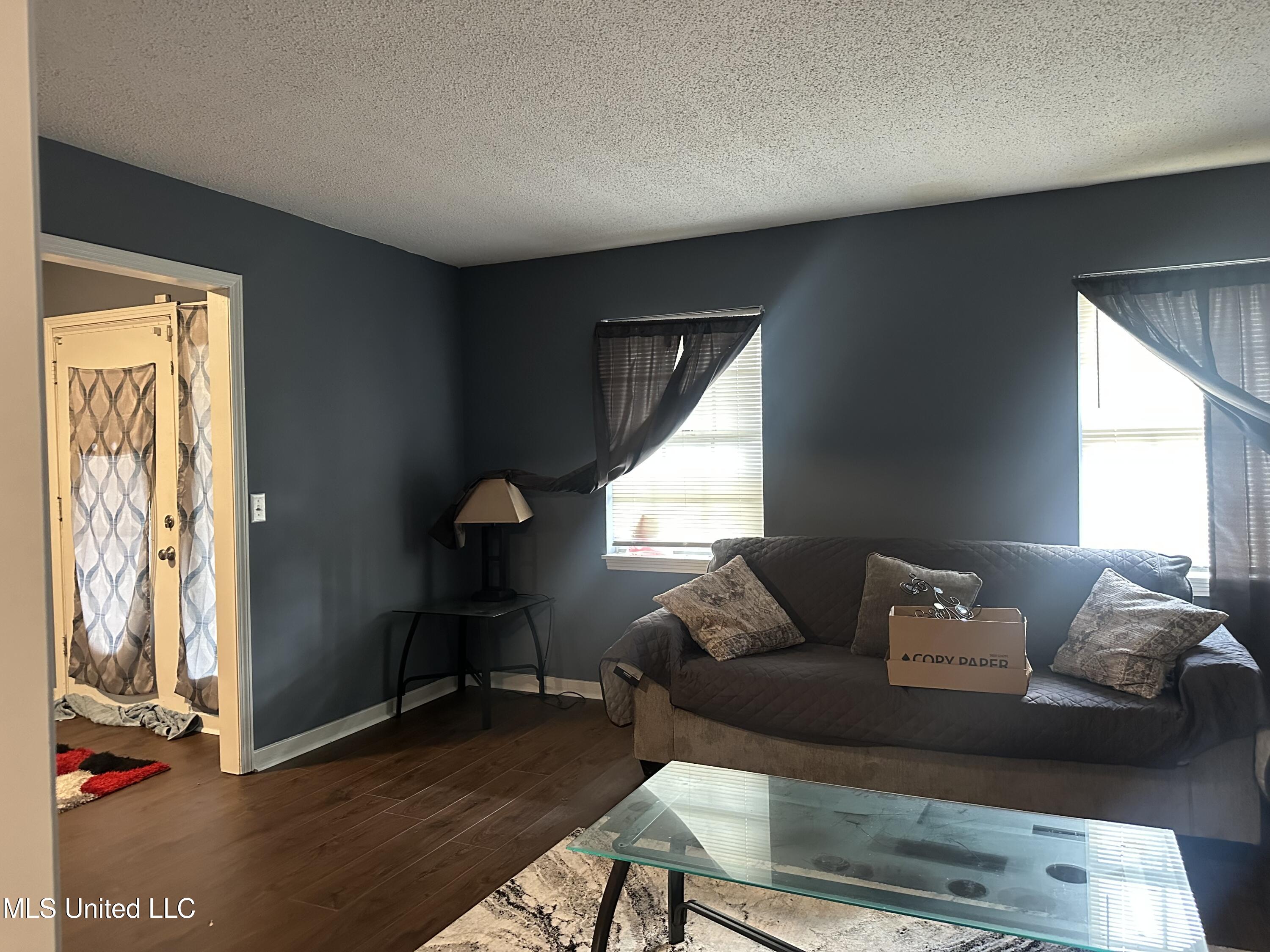 1156 Garden Park Drive Property Photo 4