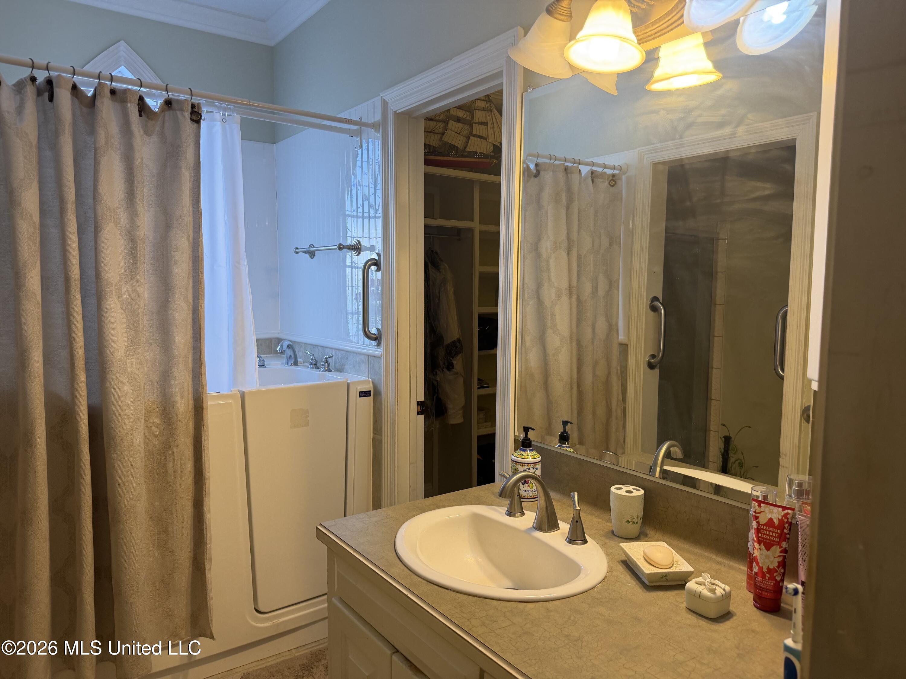 2104 Cheyenne Drive Property Photo 8