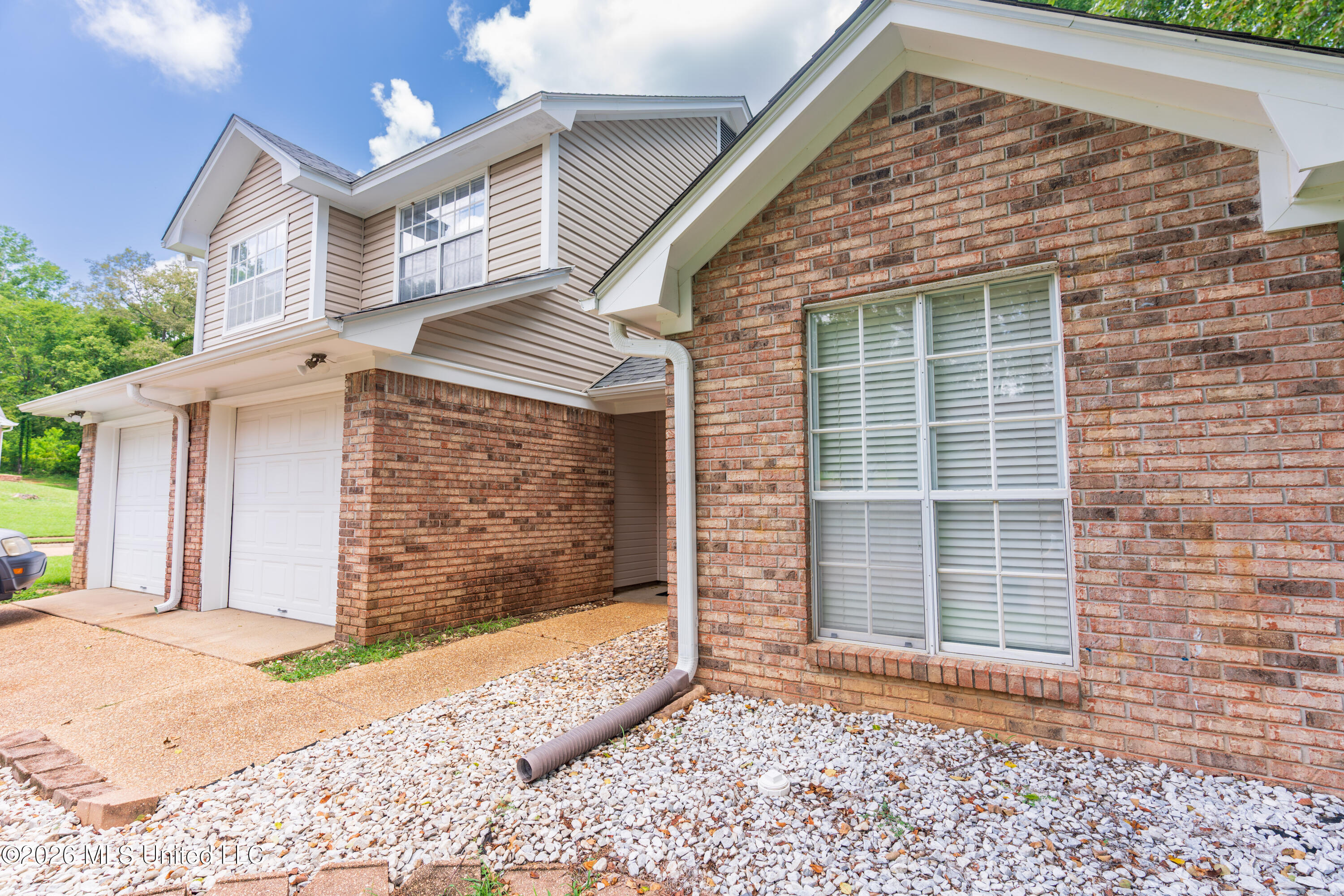 107 Yorkshire Cove Property Photo 6