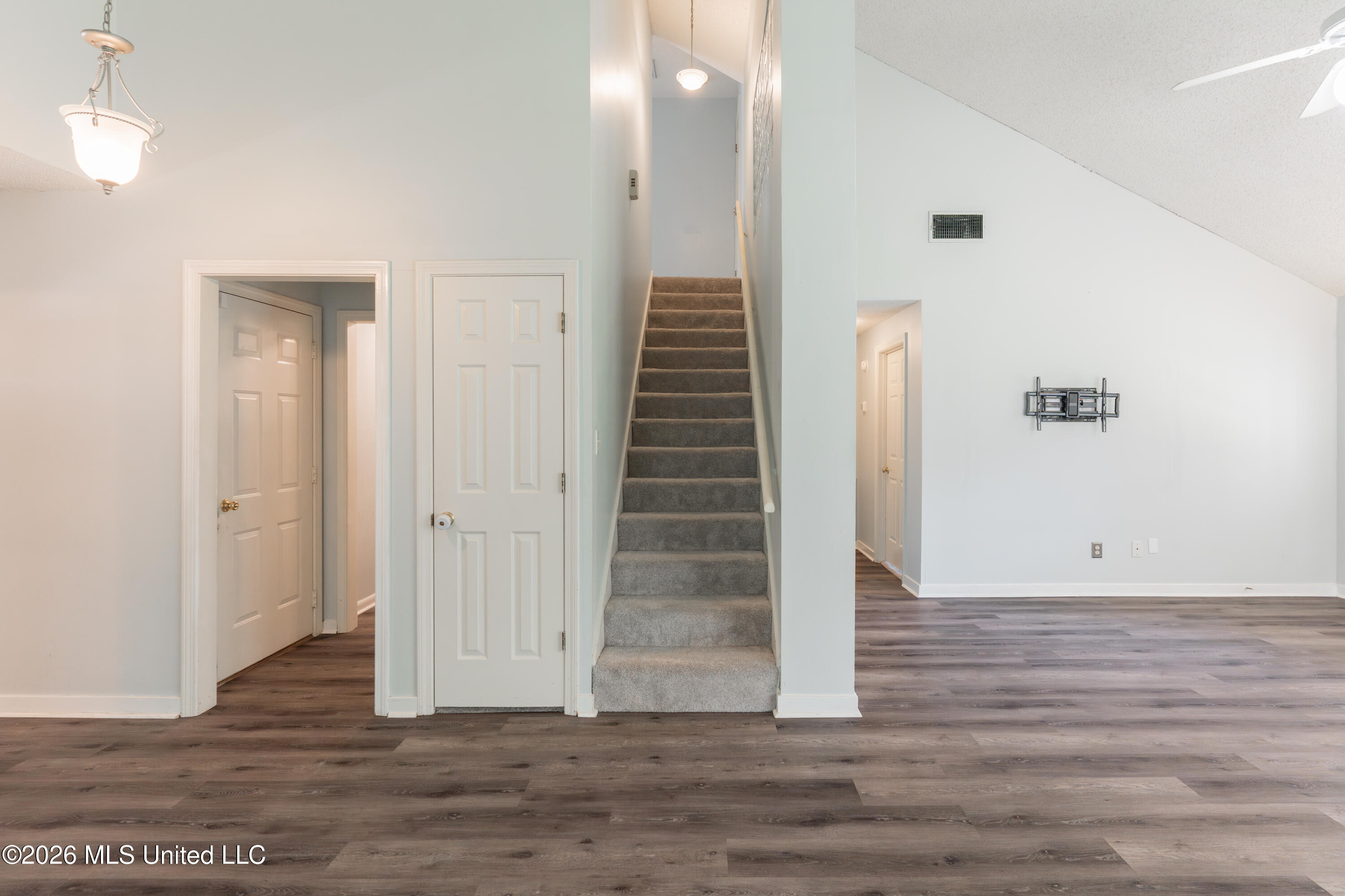 107 Yorkshire Cove Property Photo 20