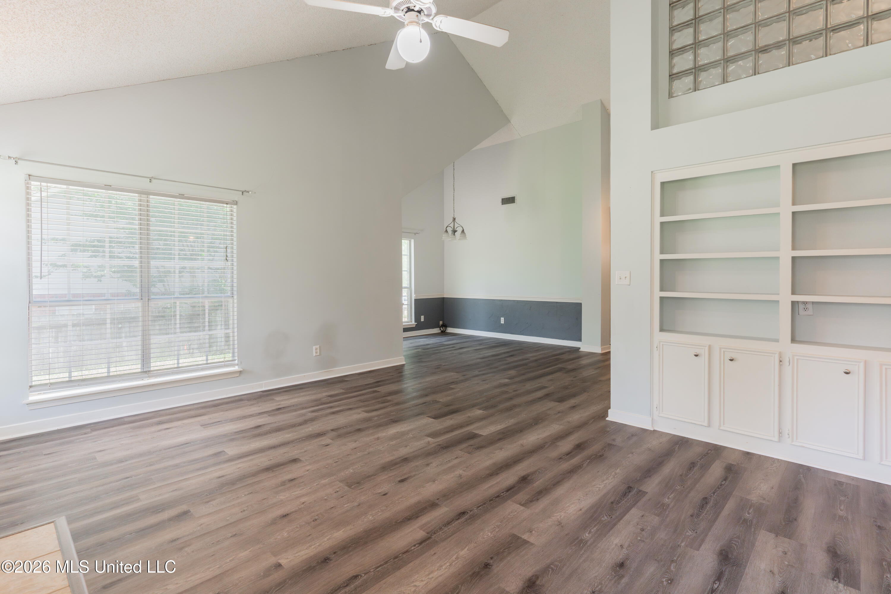 107 Yorkshire Cove Property Photo 24
