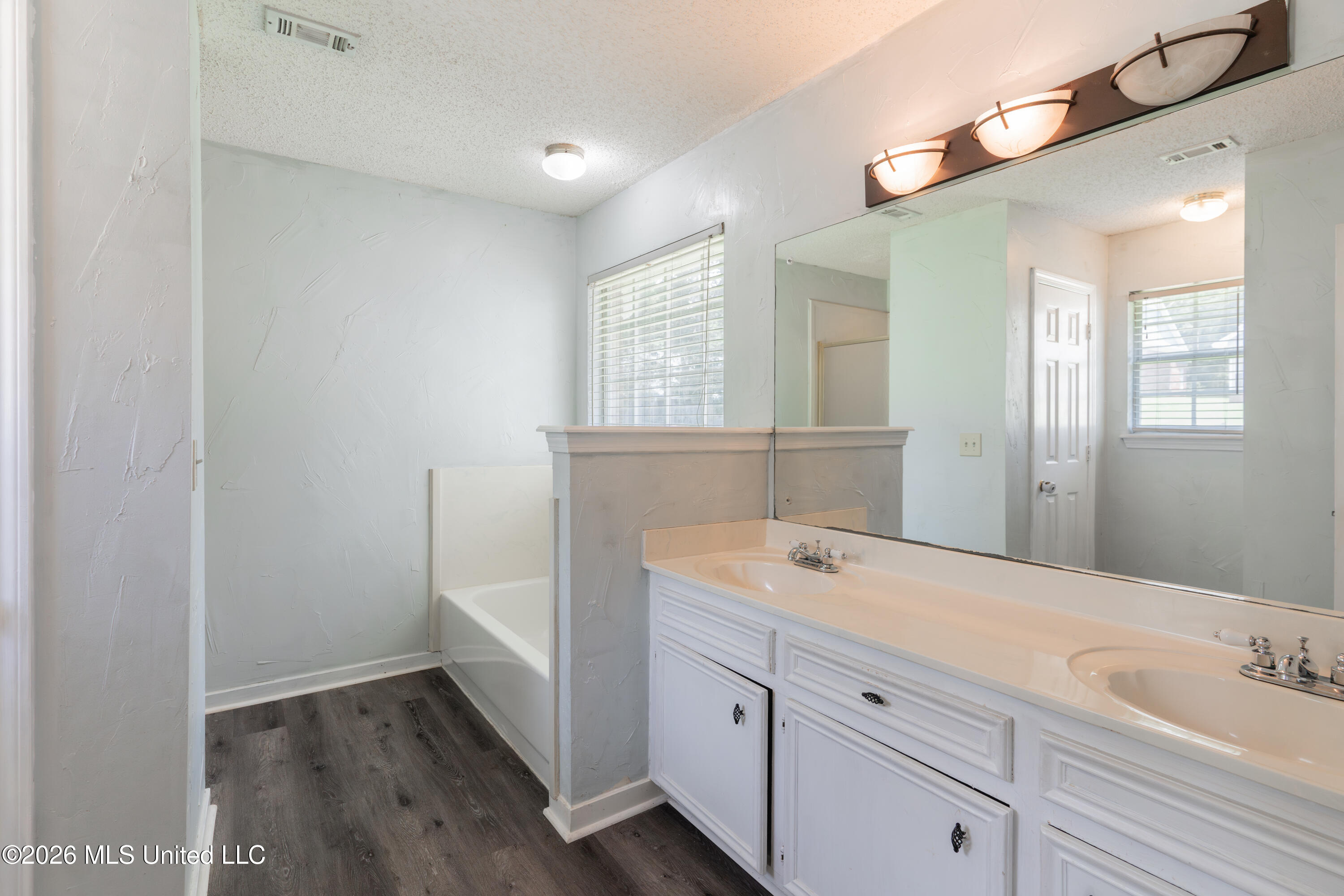 107 Yorkshire Cove Property Photo 29
