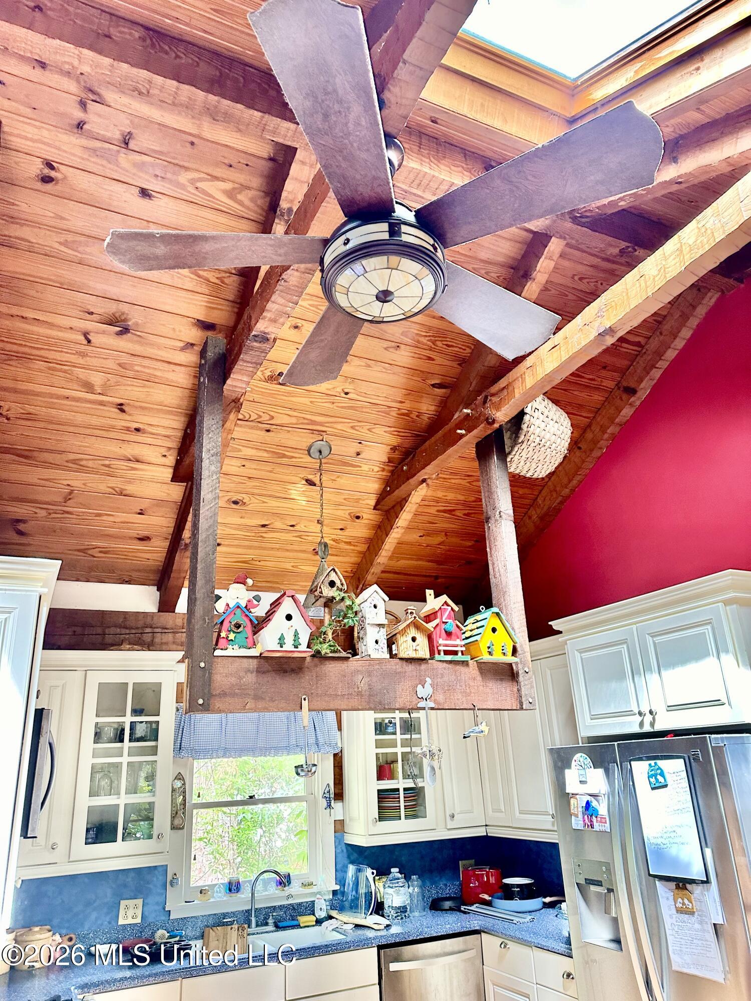 900 Morningside Drive Property Photo 4