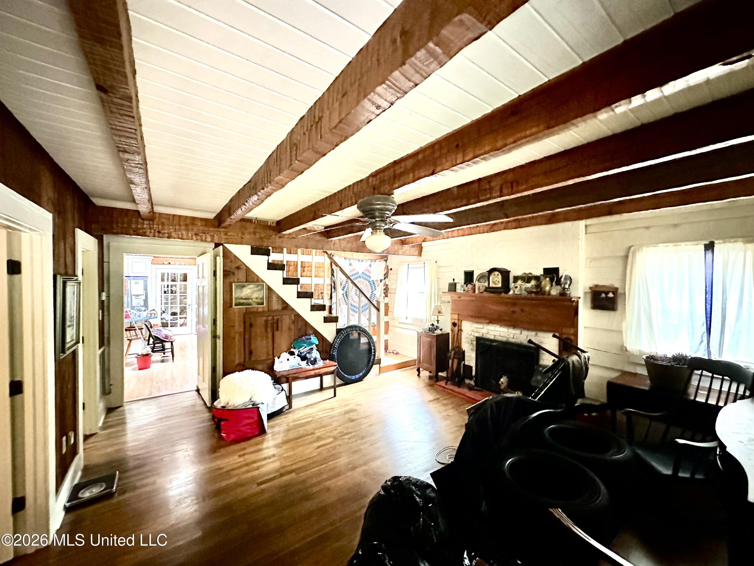 900 Morningside Drive Property Photo 5