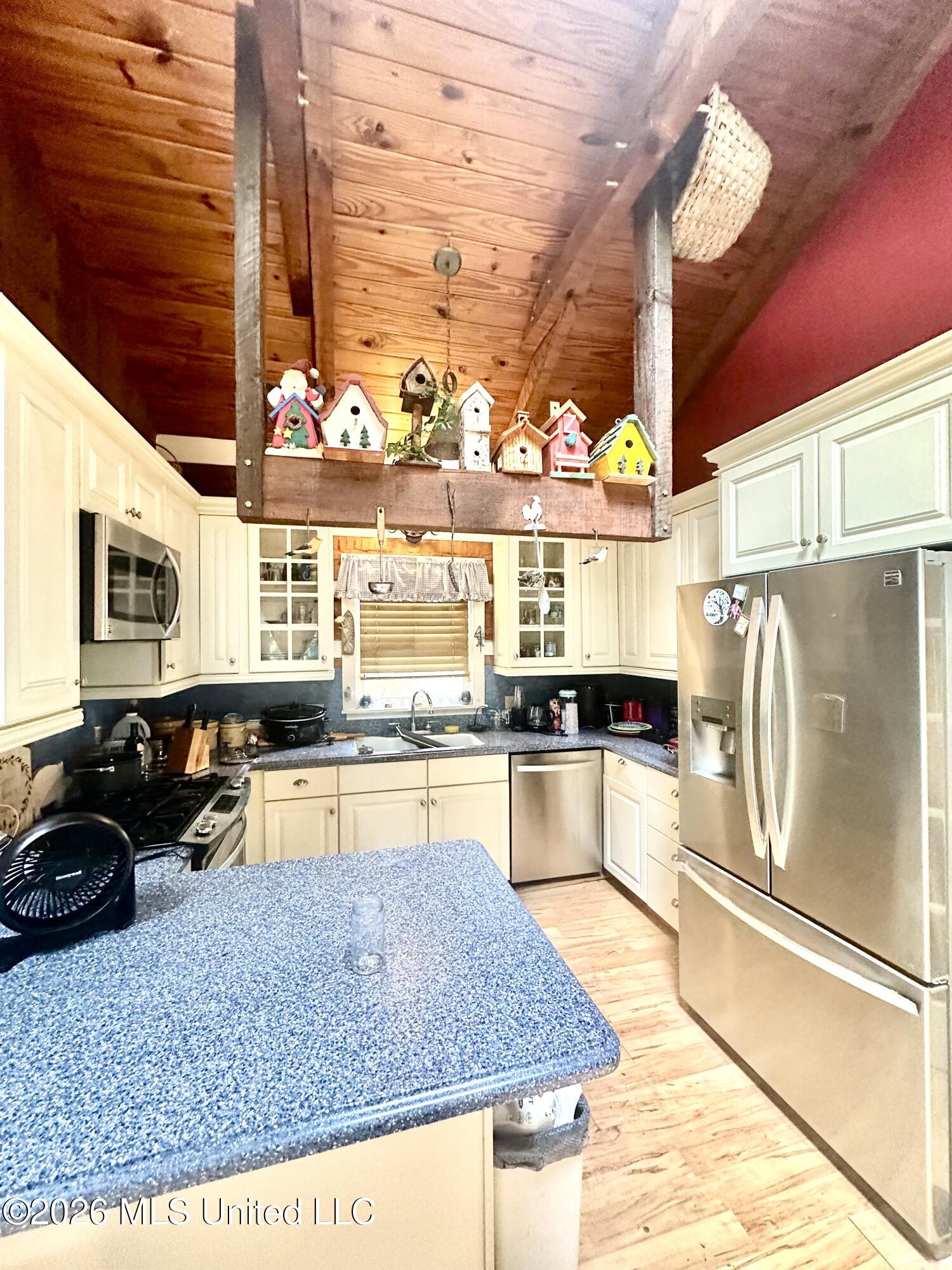 900 Morningside Drive Property Photo 11
