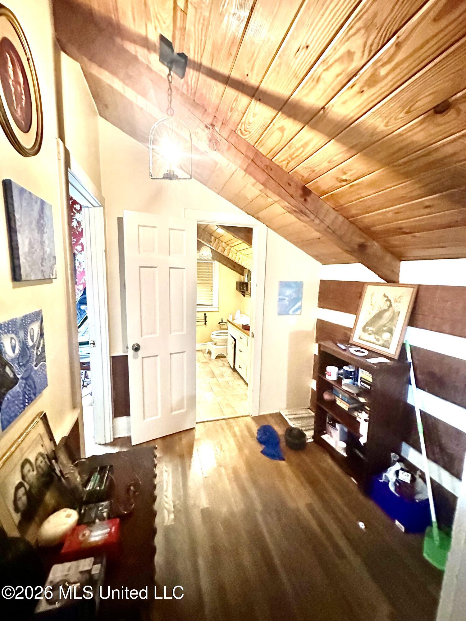 900 Morningside Drive Property Photo 17