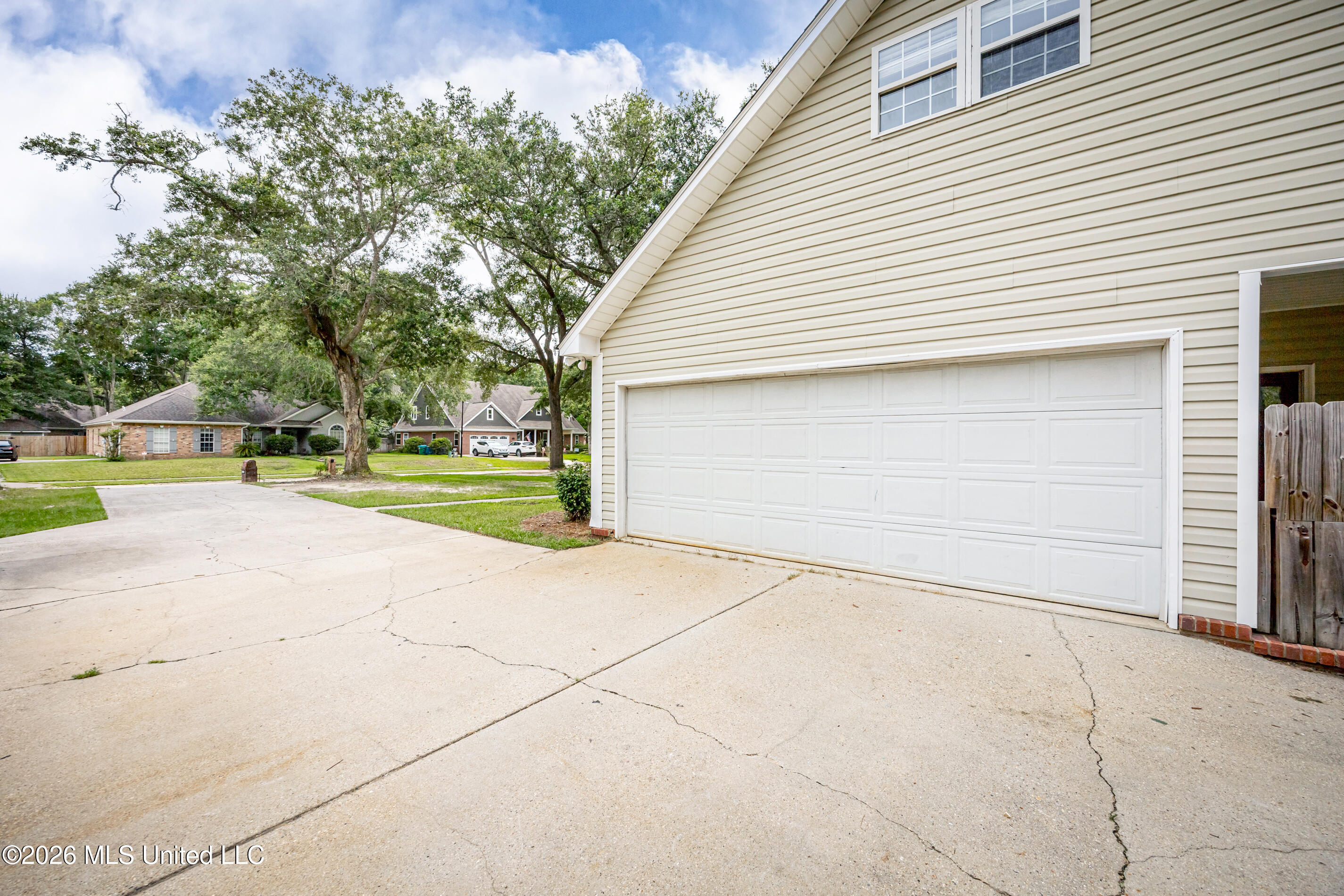 3422 Dijon Avenue Property Photo 5
