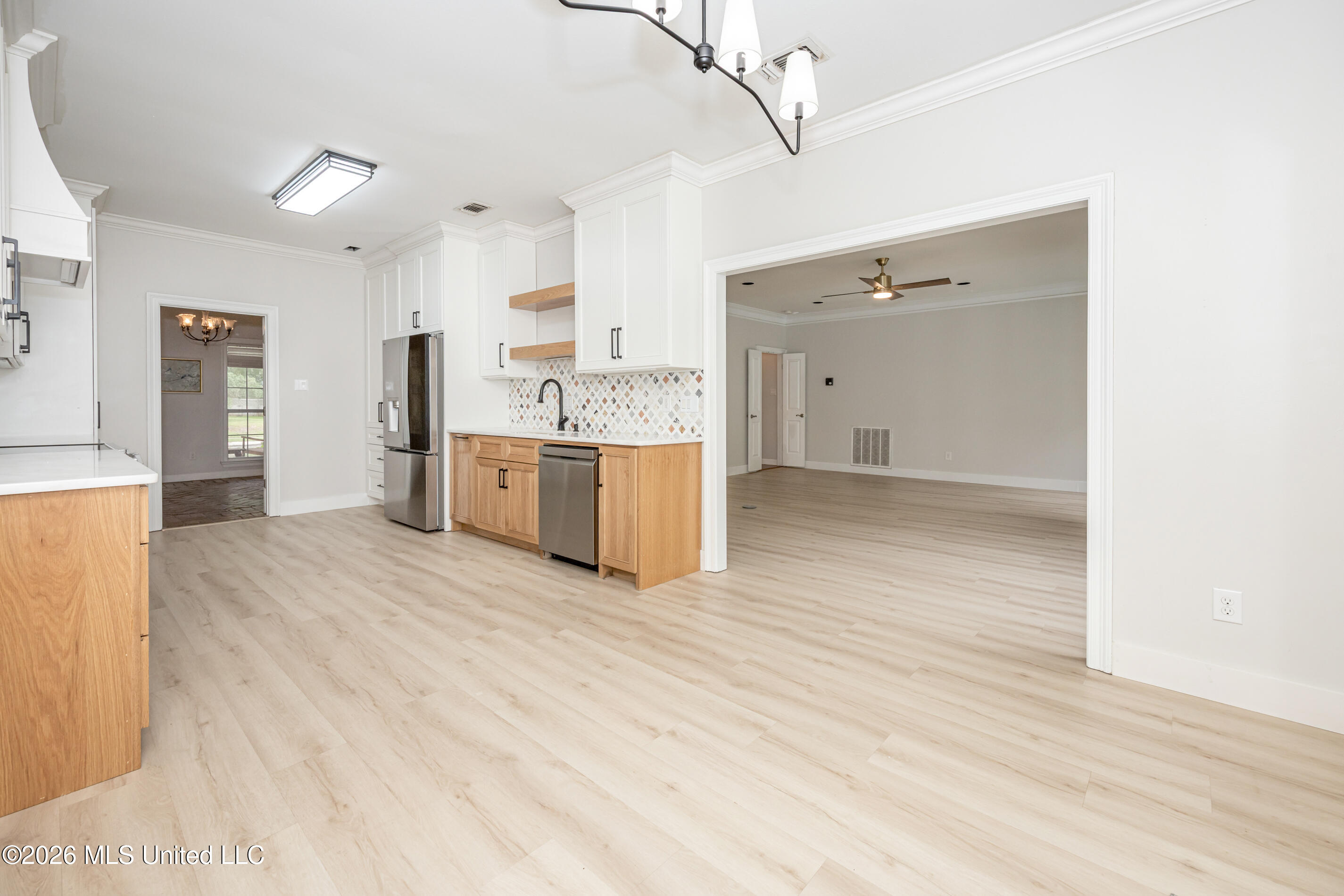 3422 Dijon Avenue Property Photo 18