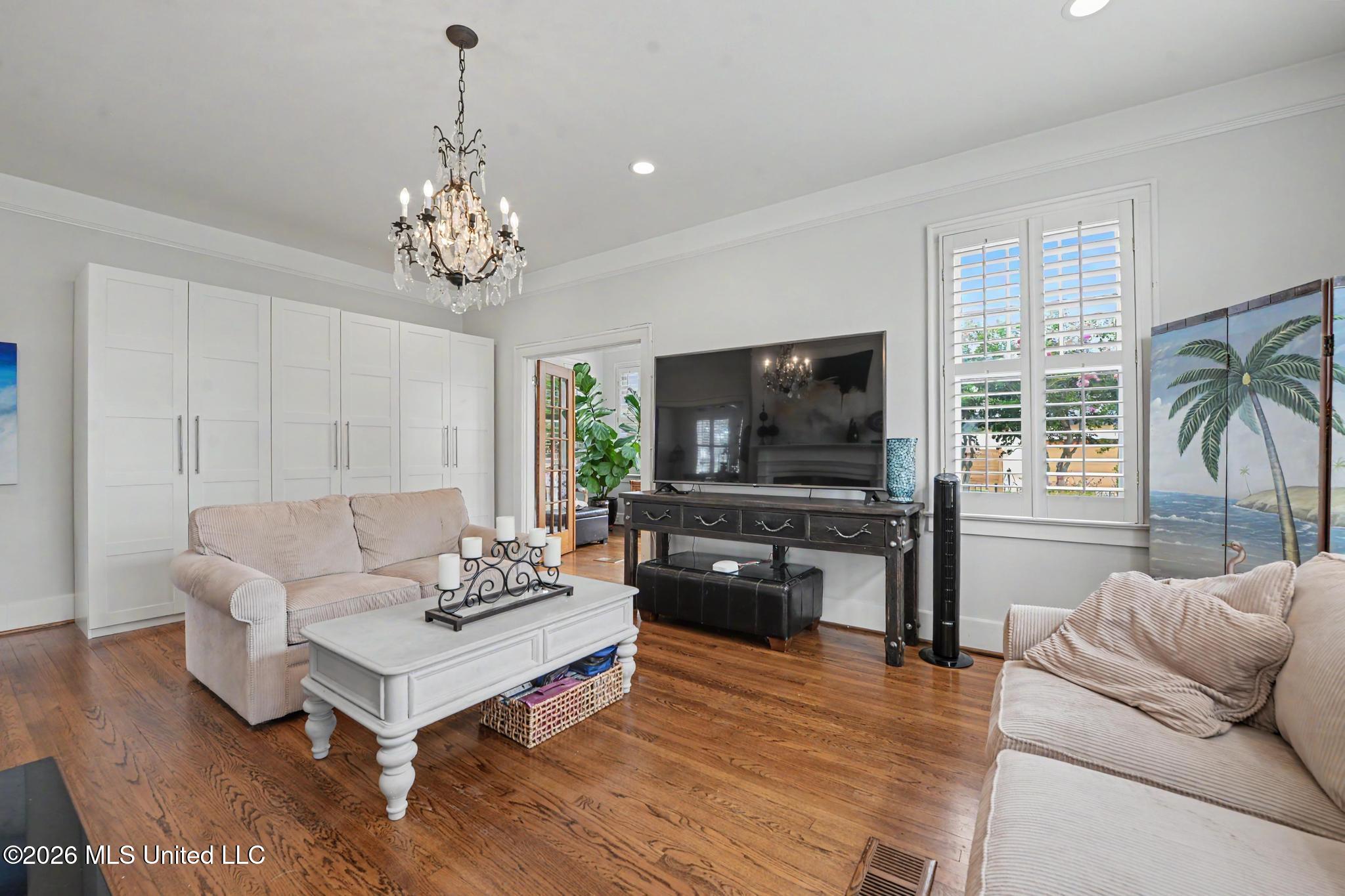 413 Porter Avenue Property Photo 8