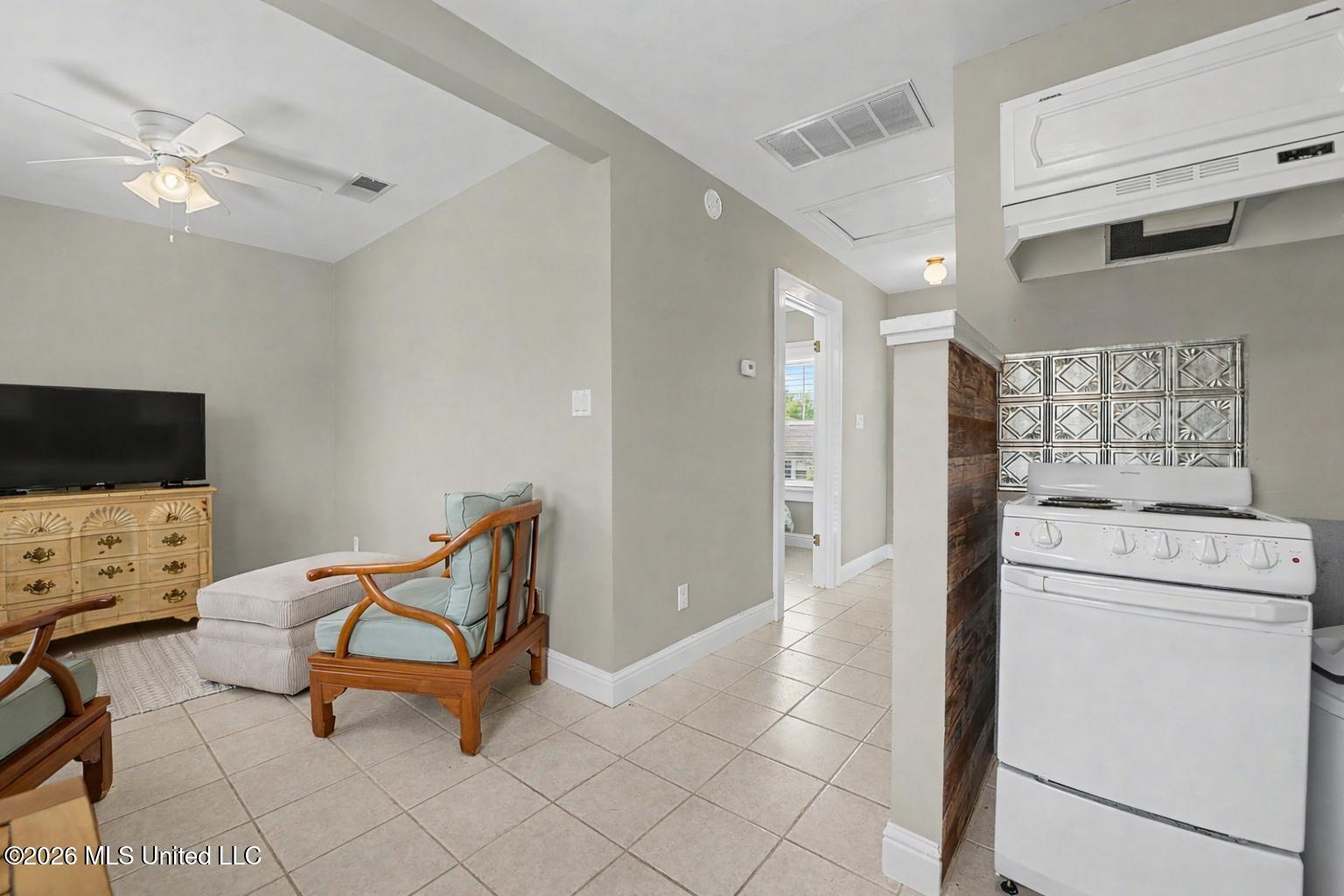 413 Porter Avenue Property Photo 37