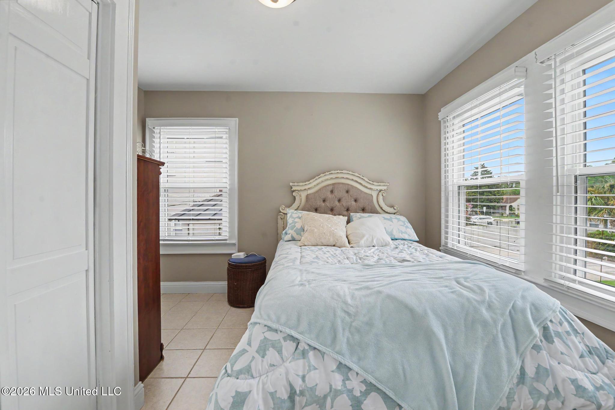 413 Porter Avenue Property Photo 38