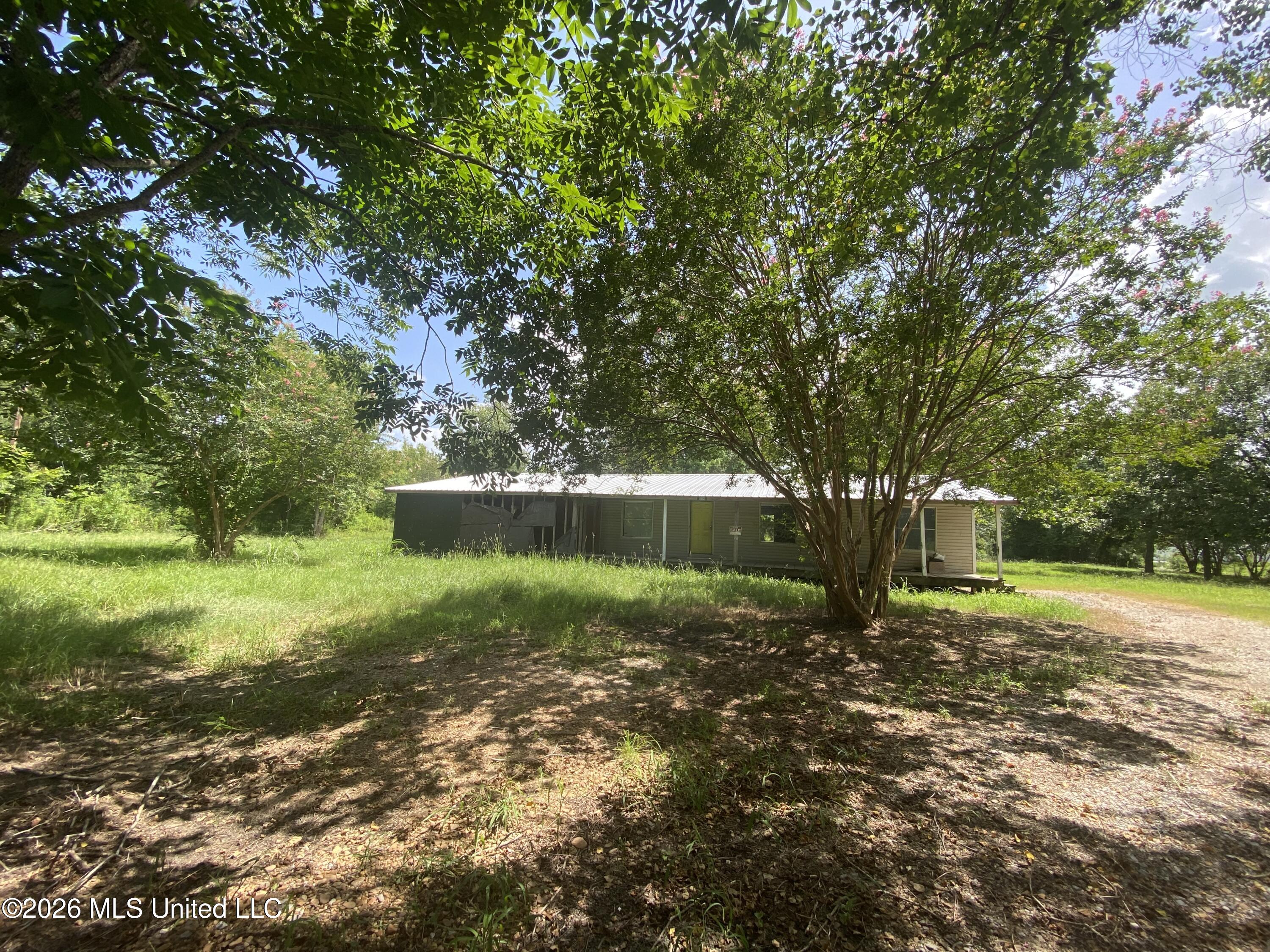 582 Stephens Road Property Photo 2