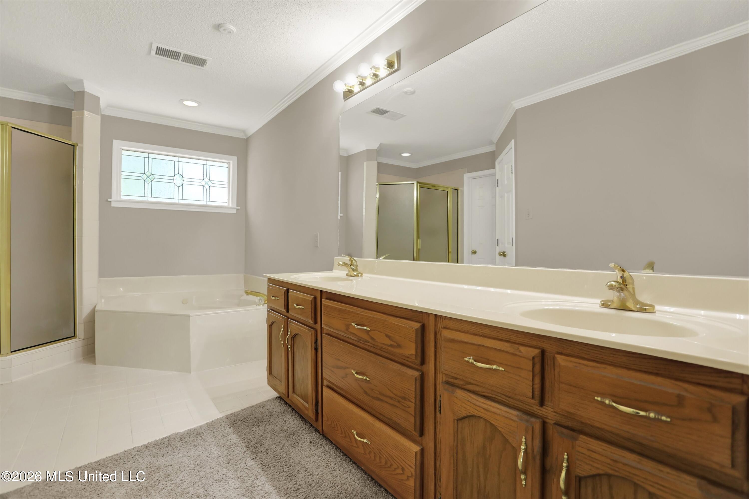 7925 Hunters Creek Drive Property Photo 13