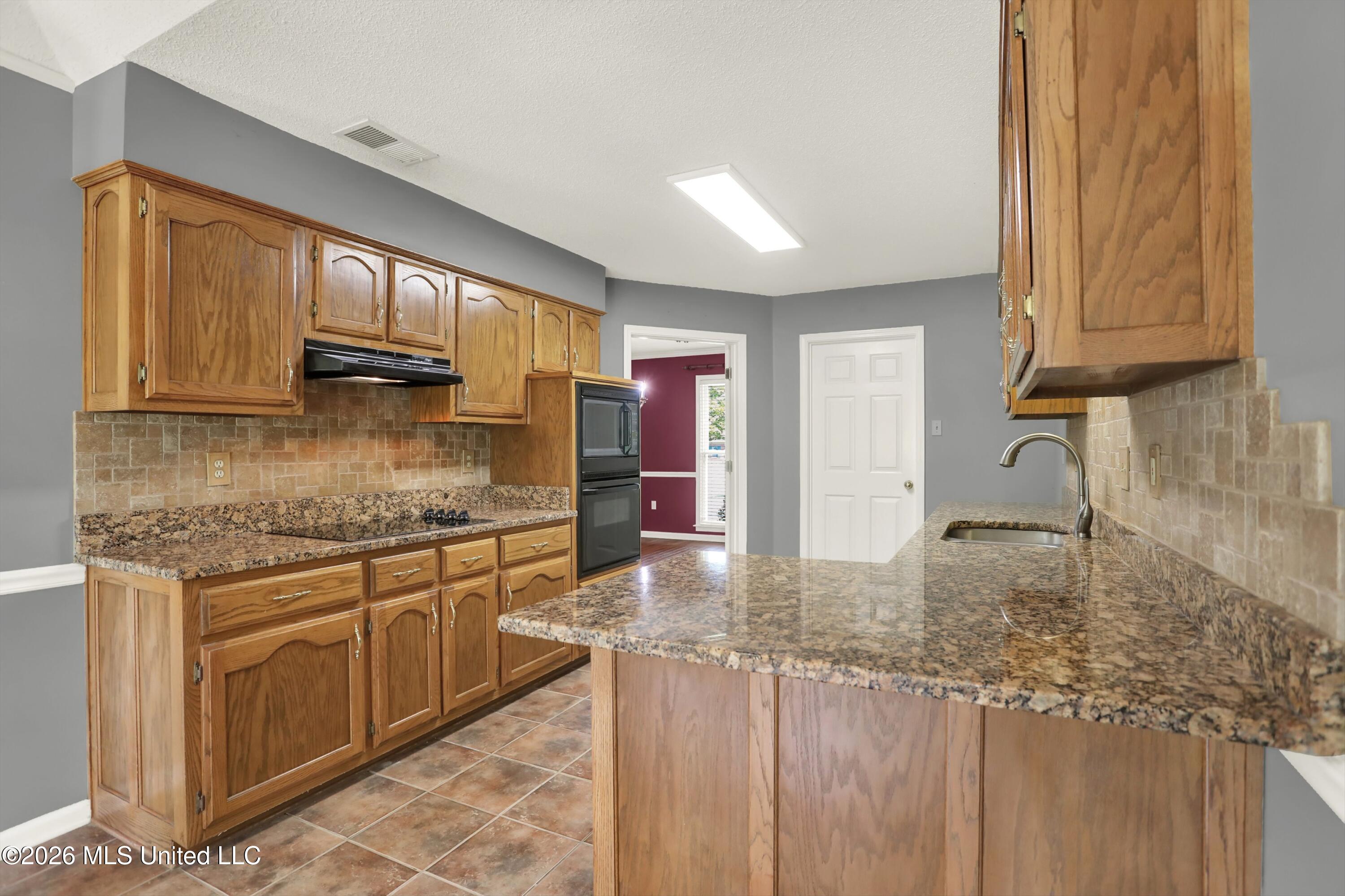 7925 Hunters Creek Drive Property Photo 21