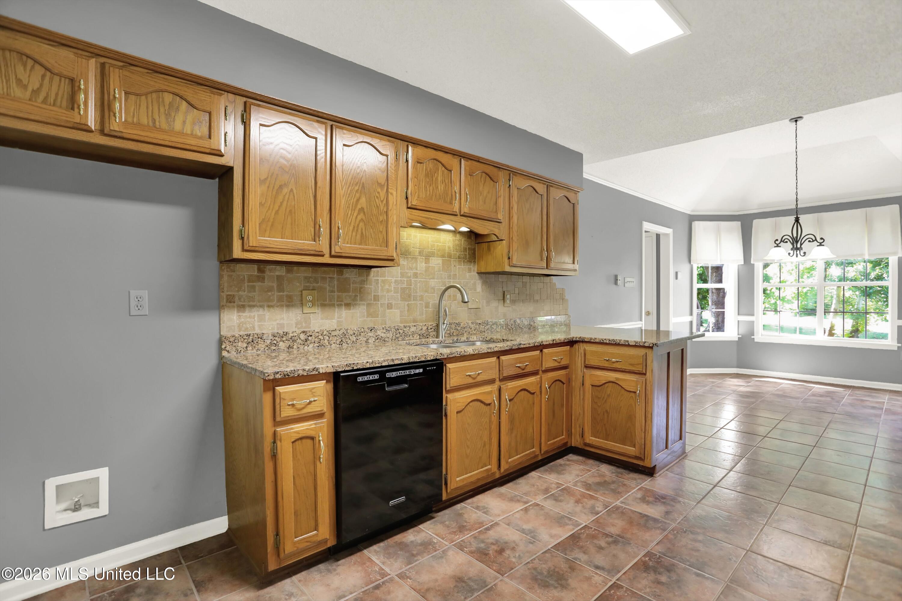 7925 Hunters Creek Drive Property Photo 22
