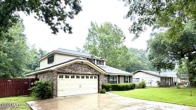 3924 Riverpine Drive Property Photo 2