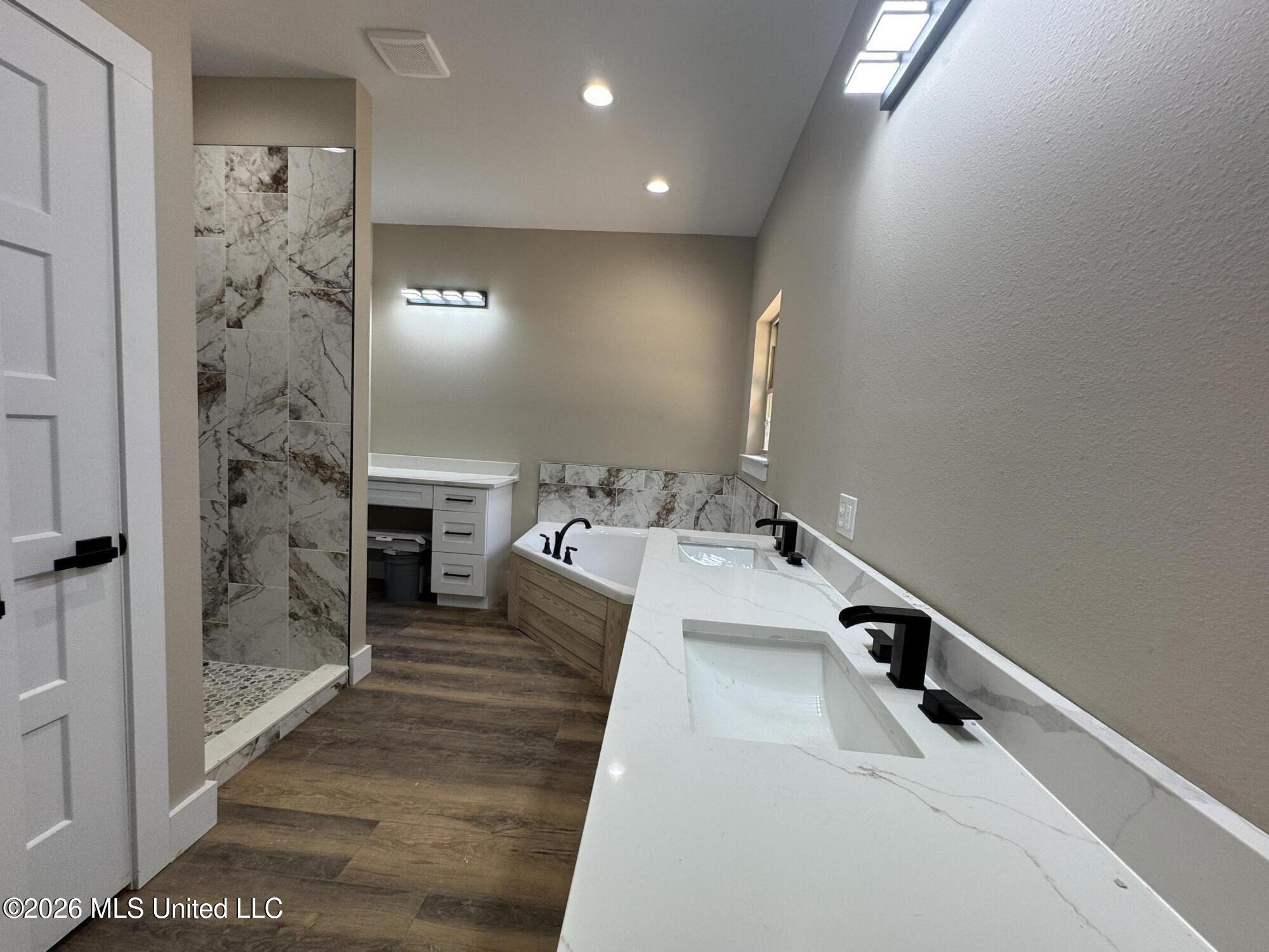 721 Anchor Lake Road Property Photo 11