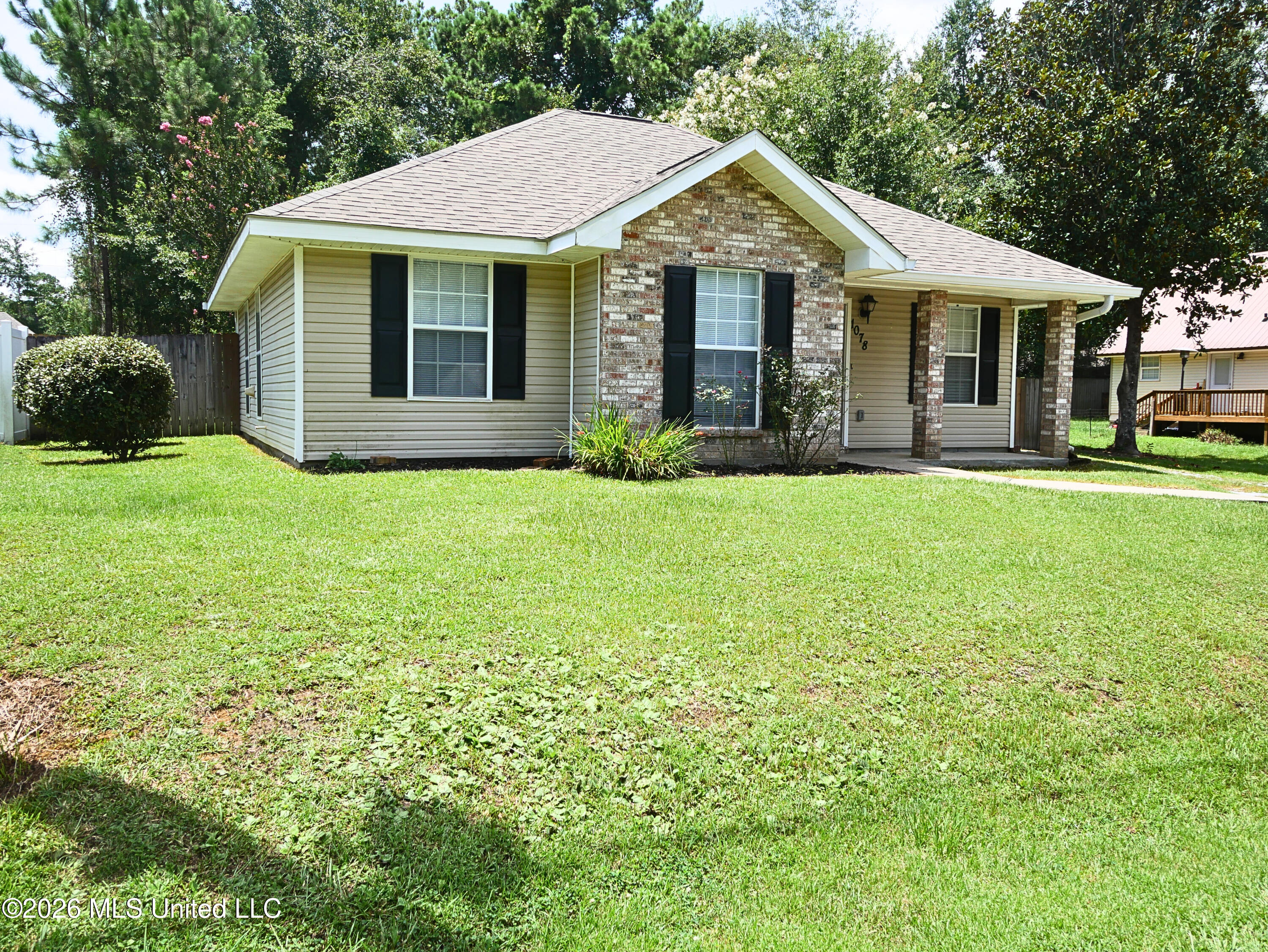 1078 Lilinoe Way Property Photo 2