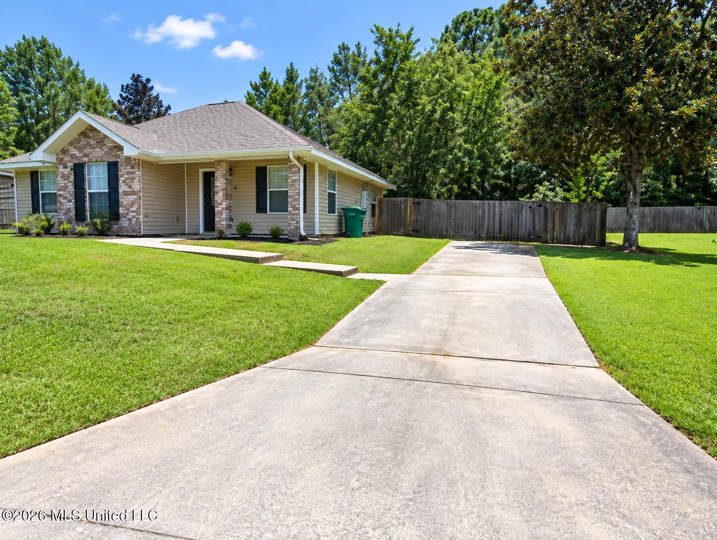 1078 Lilinoe Way Property Photo 3