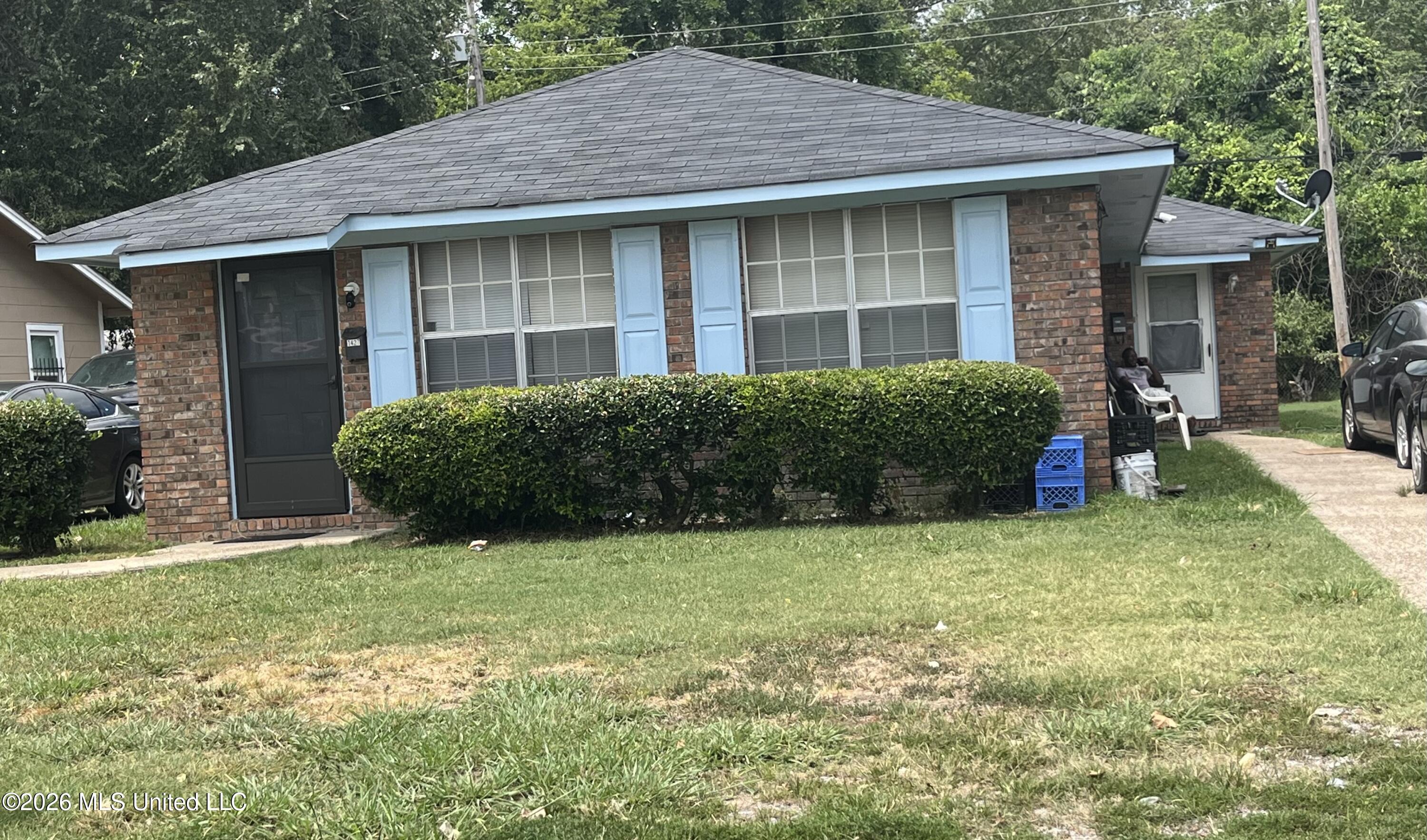 1425 Mary Street Property Photo 4