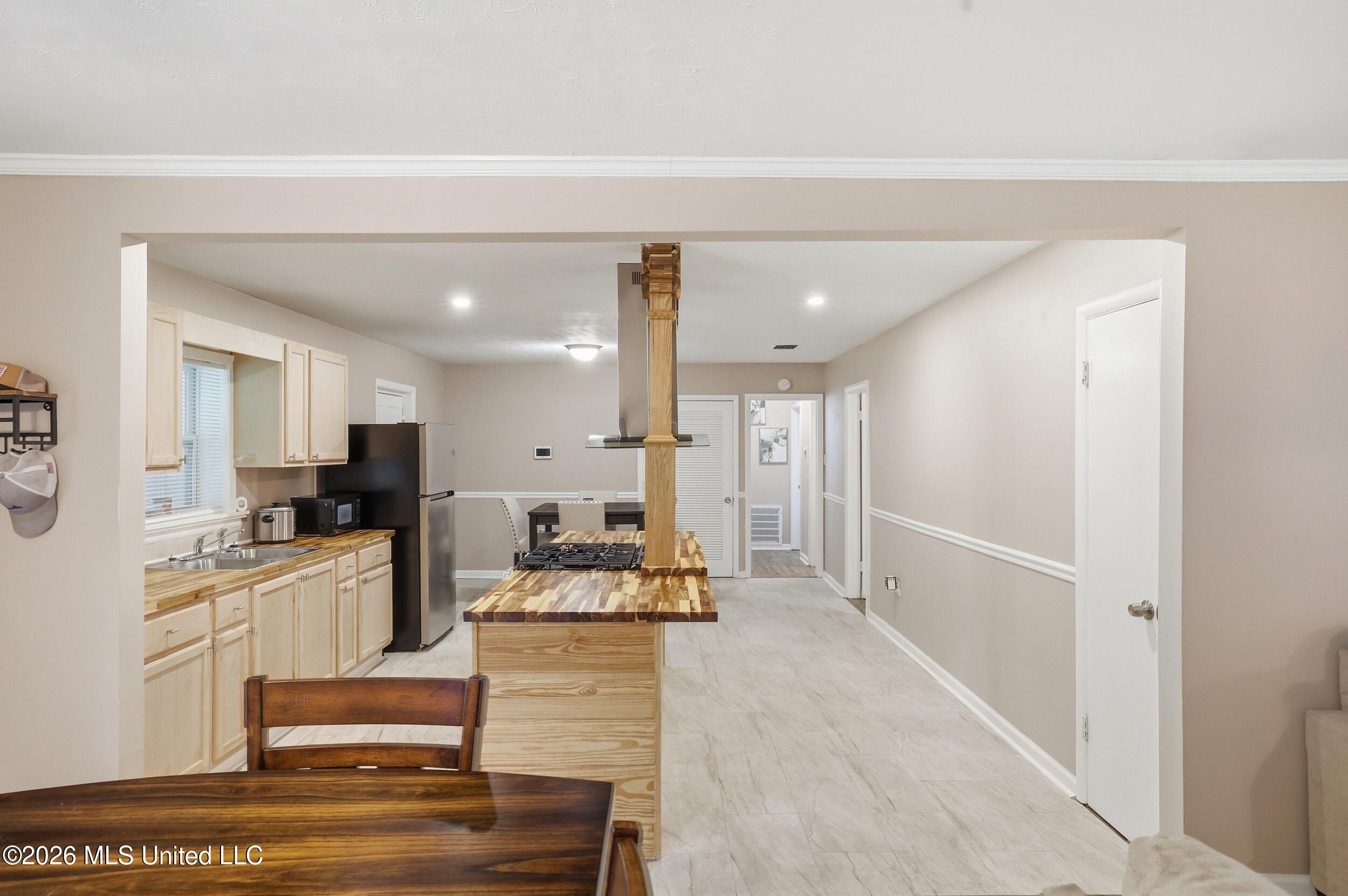 2130 Driftwood Drive Property Photo 6