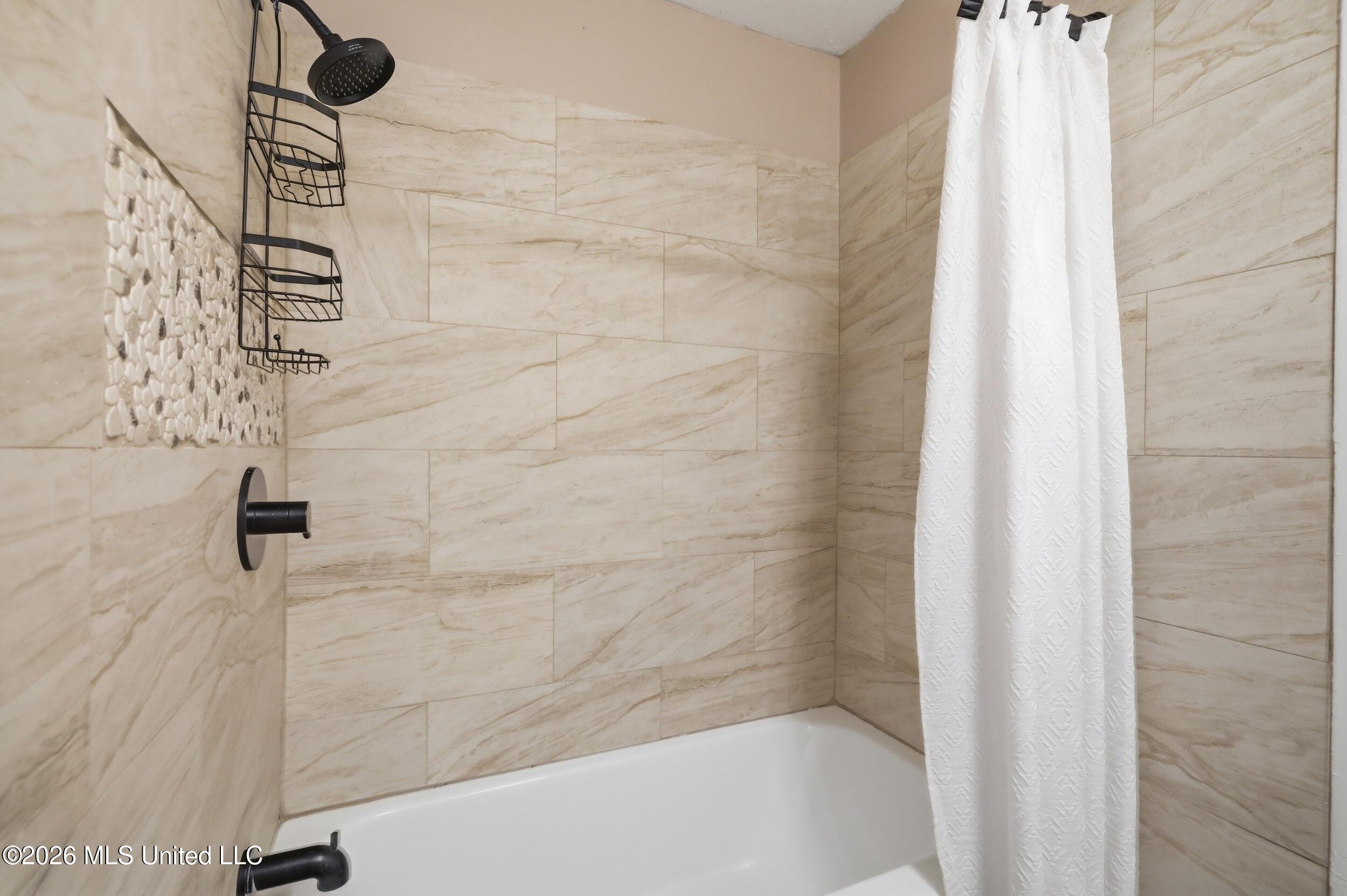 2130 Driftwood Drive Property Photo 19