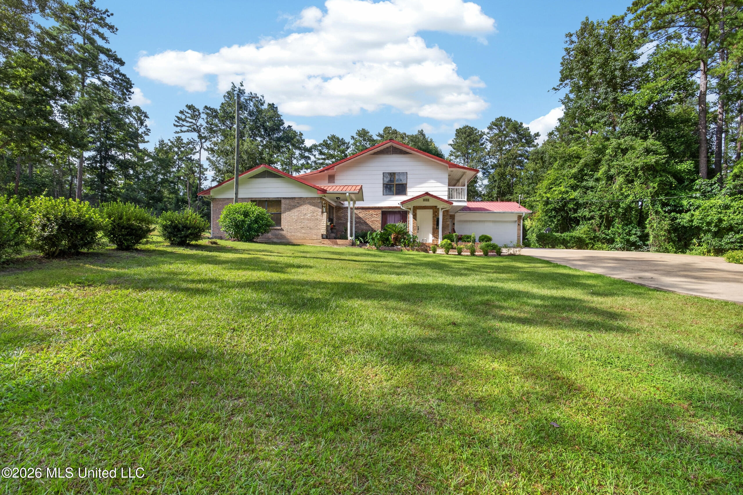 929 Crooked Creek Road Property Photo 3