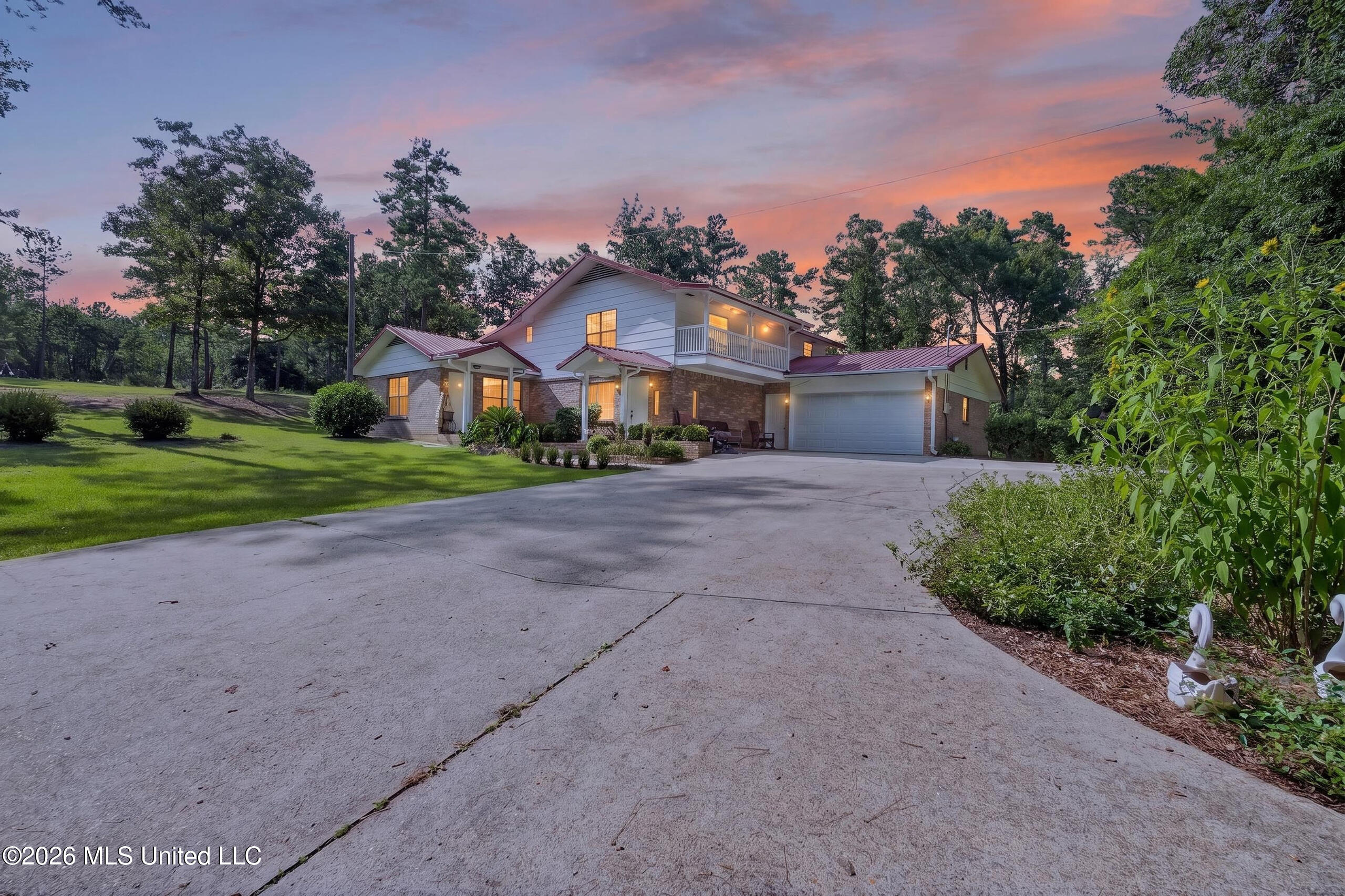 929 Crooked Creek Road Property Photo 6