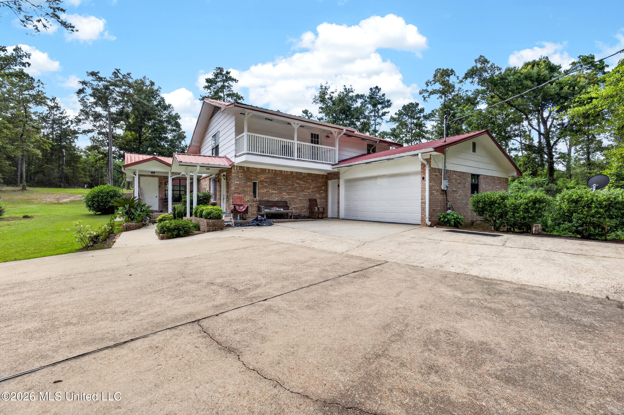 929 Crooked Creek Road Property Photo 8