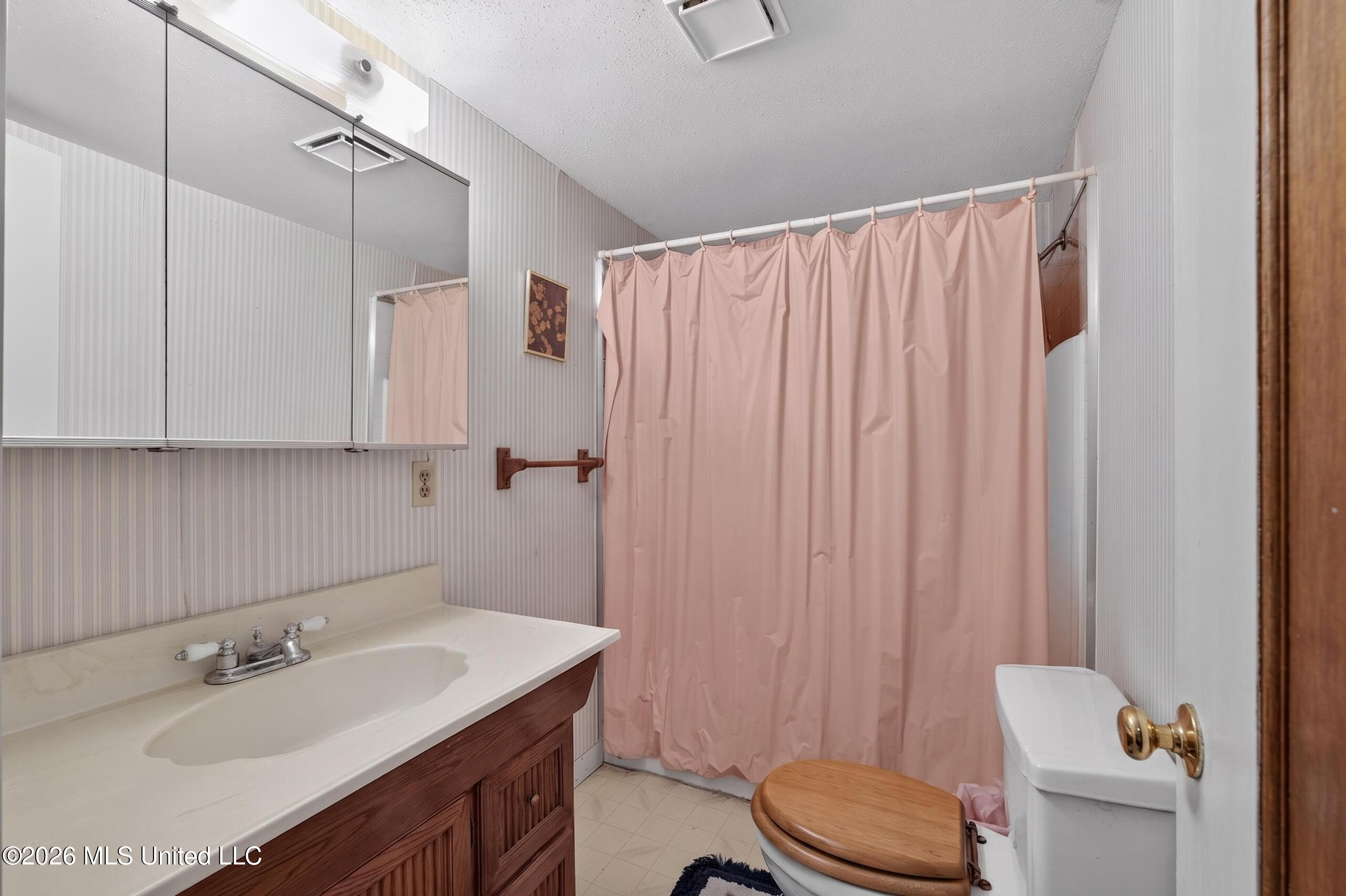 929 Crooked Creek Road Property Photo 33