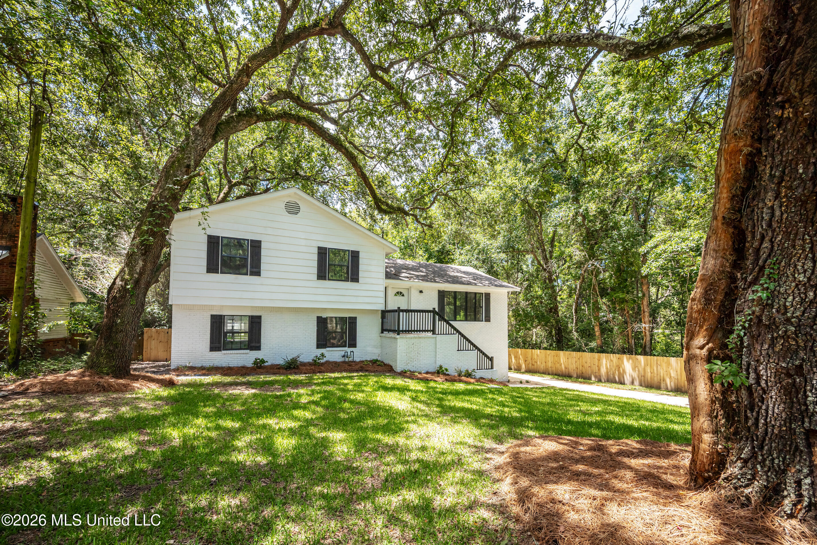 2550 Davidson Road Property Photo 2