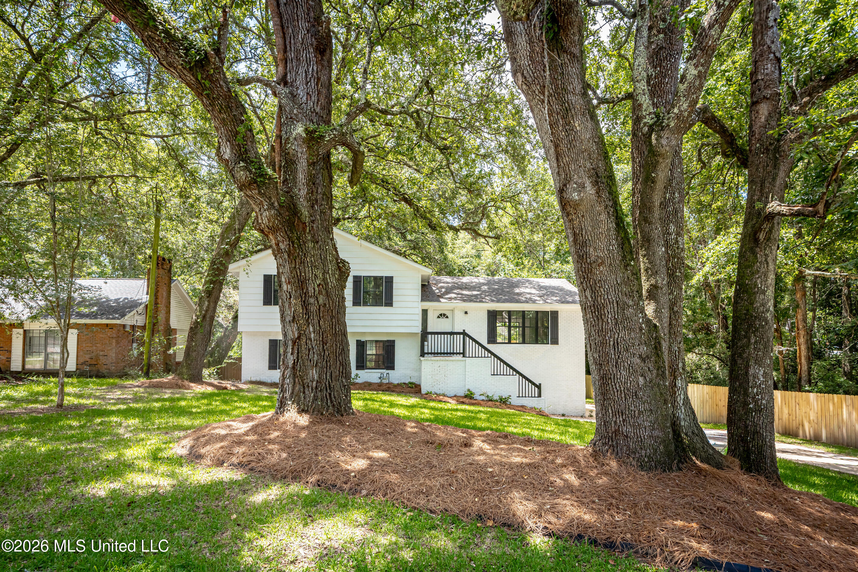 2550 Davidson Road Property Photo 3