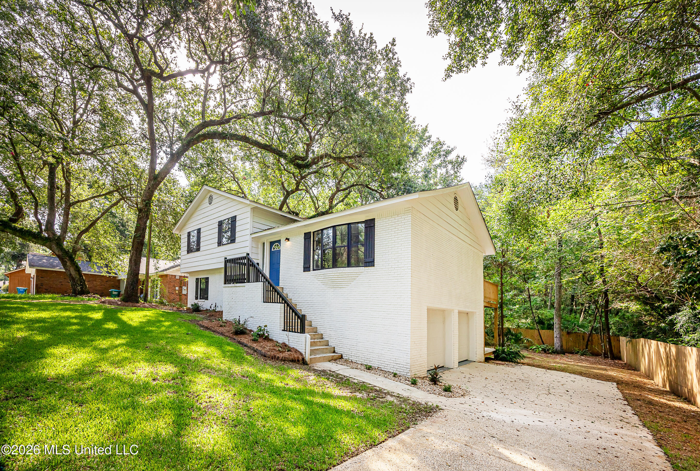 2550 Davidson Road Property Photo 3