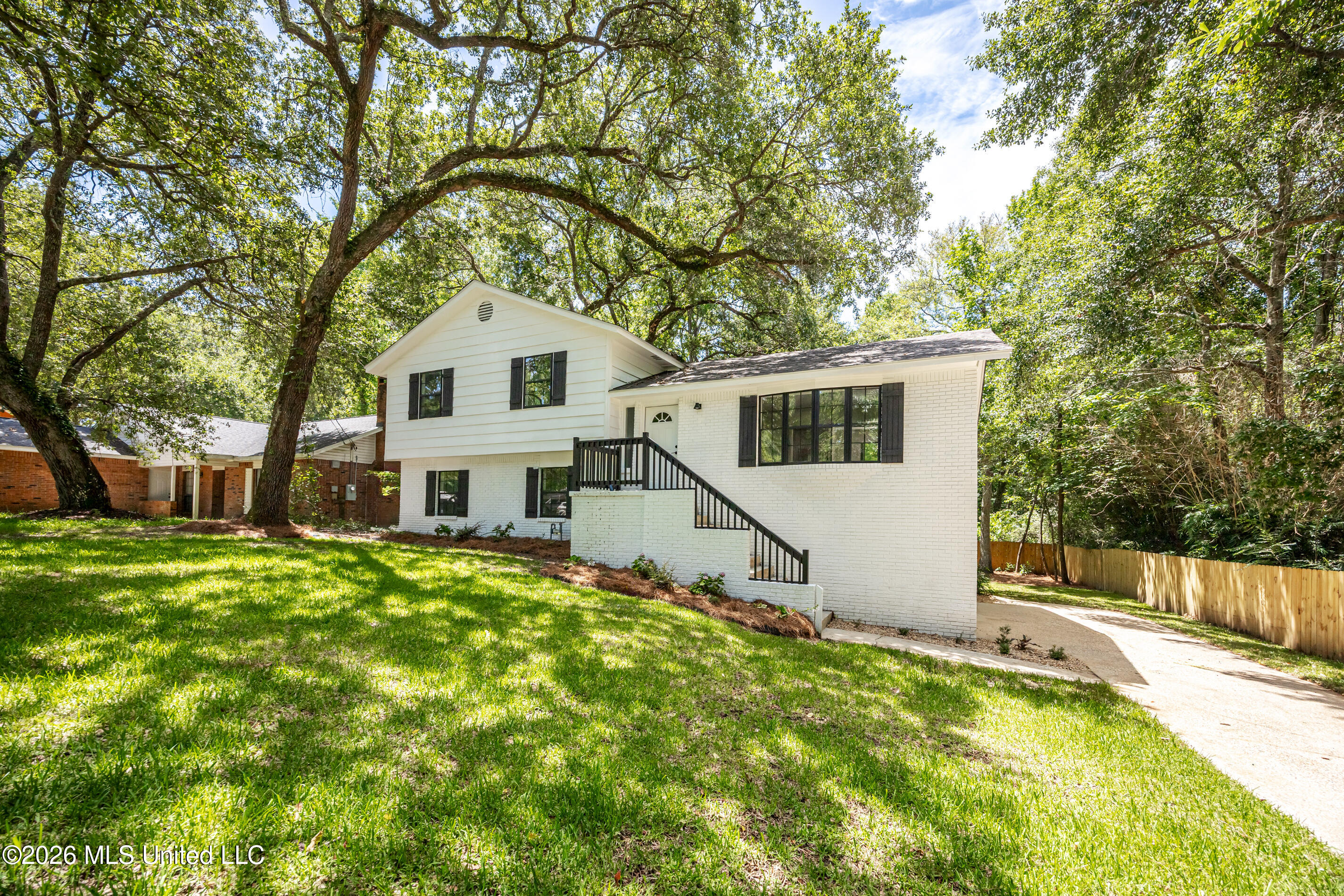 2550 Davidson Road Property Photo 4